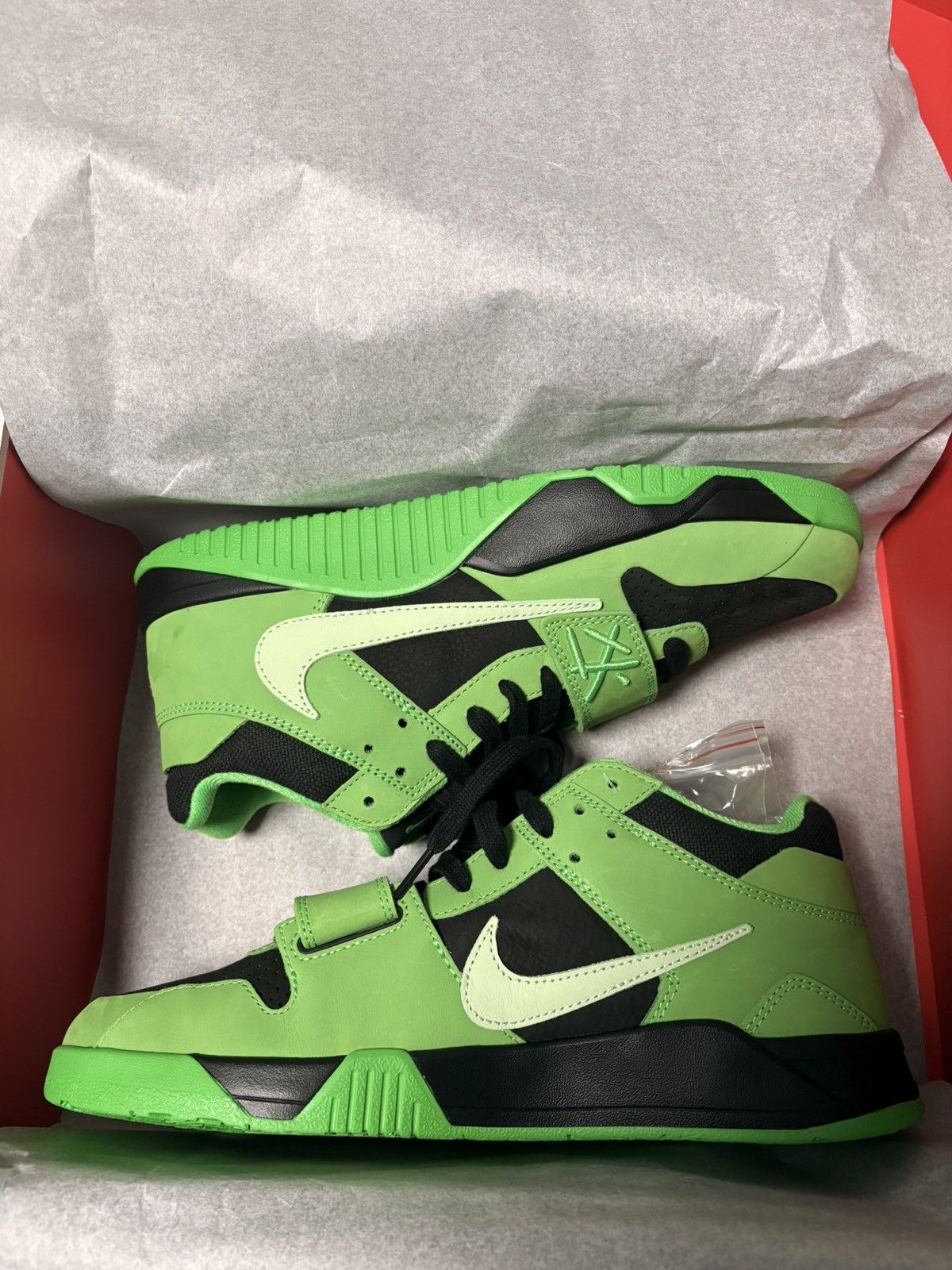 Nike × Travis Scott Travis Scott Green Spark Size US 11 / EU 44 - 1 Thumbnail