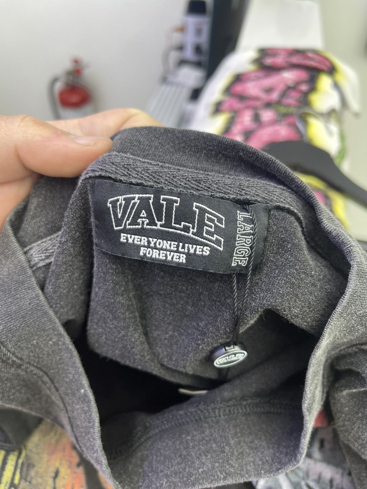 Vale Vale lives “Portrait” tee (black) Size US L / EU 52-54 / 3 - 3 Thumbnail