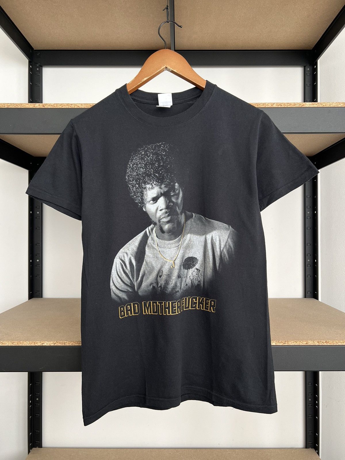 Vintage Vintage 2011 Pulp Fiction Bad Mother Fucker Movie T-shirt Size US S / EU 44-46 / 1 - 1 Thumbnail