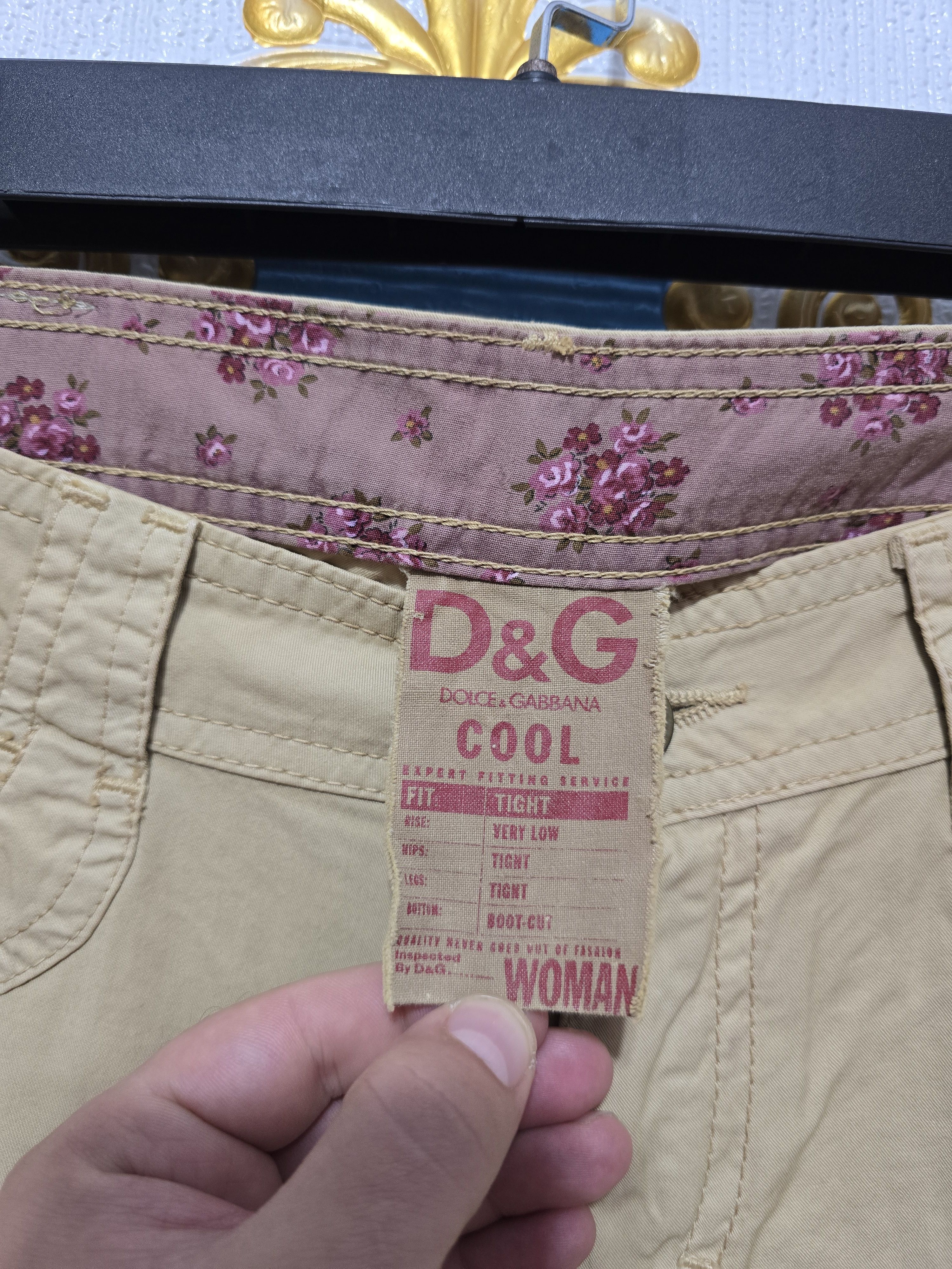 Dolce & Gabbana Vintage DOLCE & GABBANA Devotees Women’s W30 LIKE NEW Size 30" / US 8 / IT 44 - 7 Thumbnail