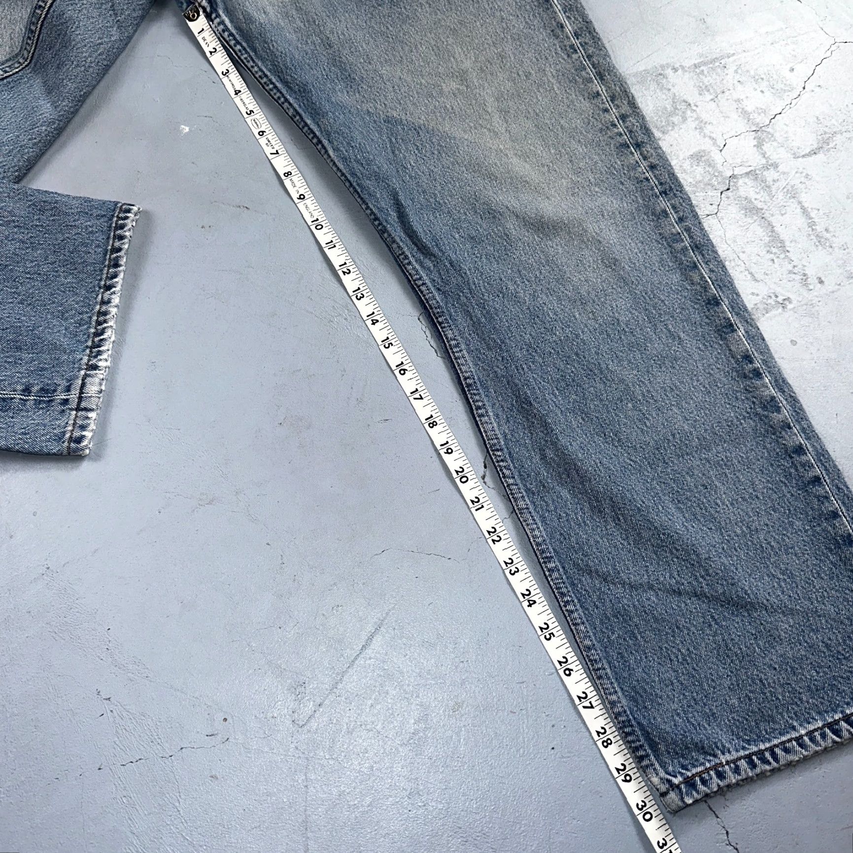 Levi's VINTAGE Levi's 501 Jeans Men 40x32 Light Wash Blue Straight 90s 80s 90s Size US 40 / EU 56 - 5 Thumbnail