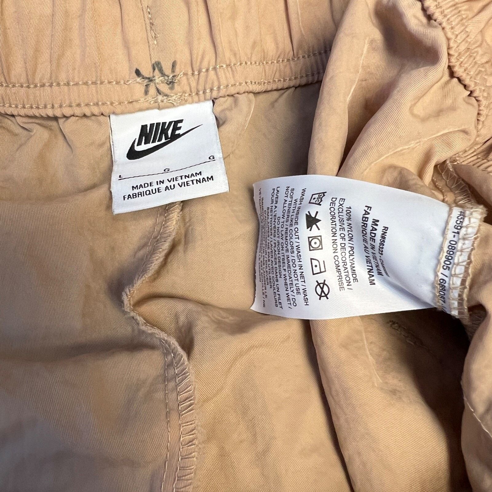 Nike Nike L men’s cargo shorts beige modern outdoor hiking gym Size US 32 / EU 48 - 8 Thumbnail