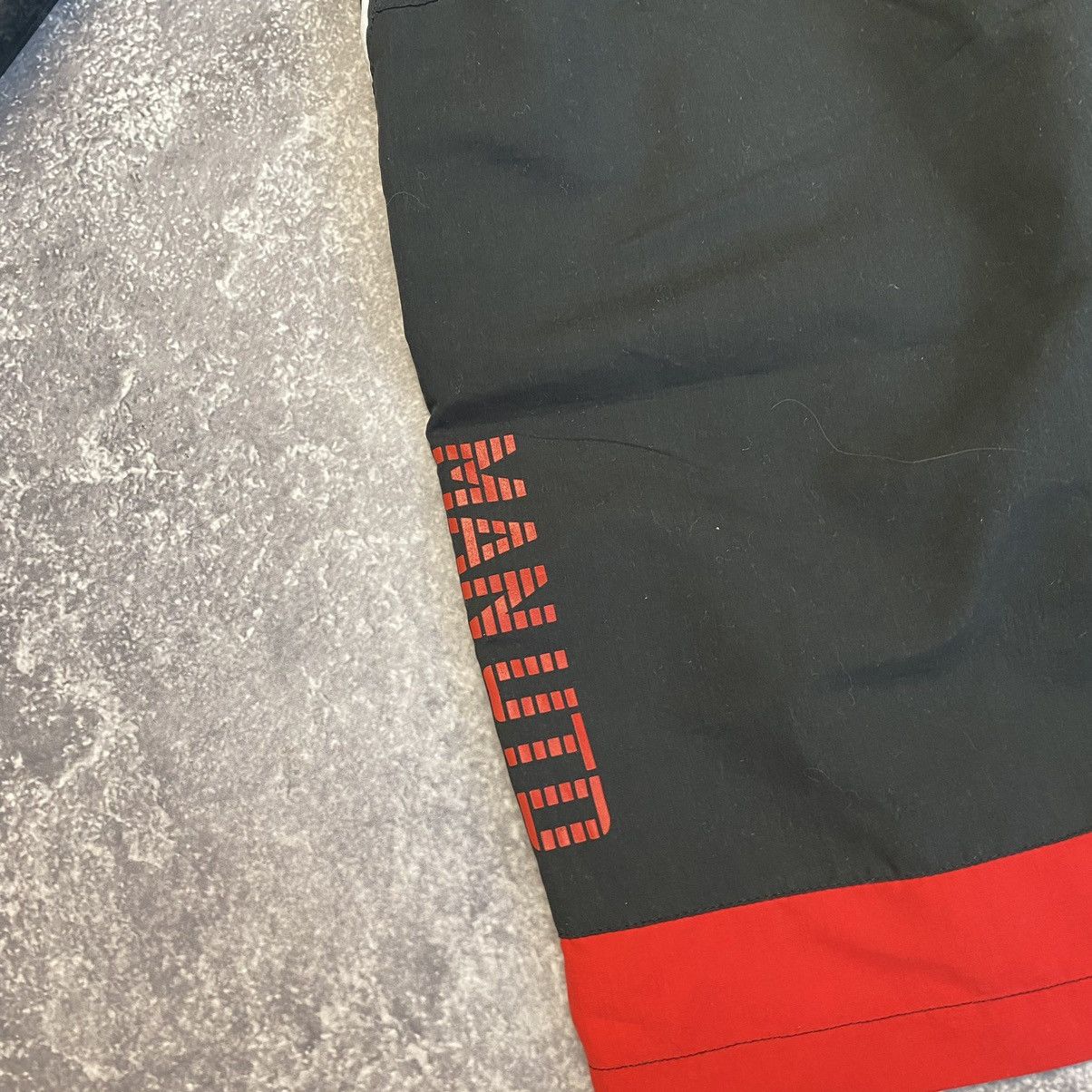 Vintage Vintage Manchester United Small Logo Offical team shorts Size US 34 / EU 50 - 10 Thumbnail