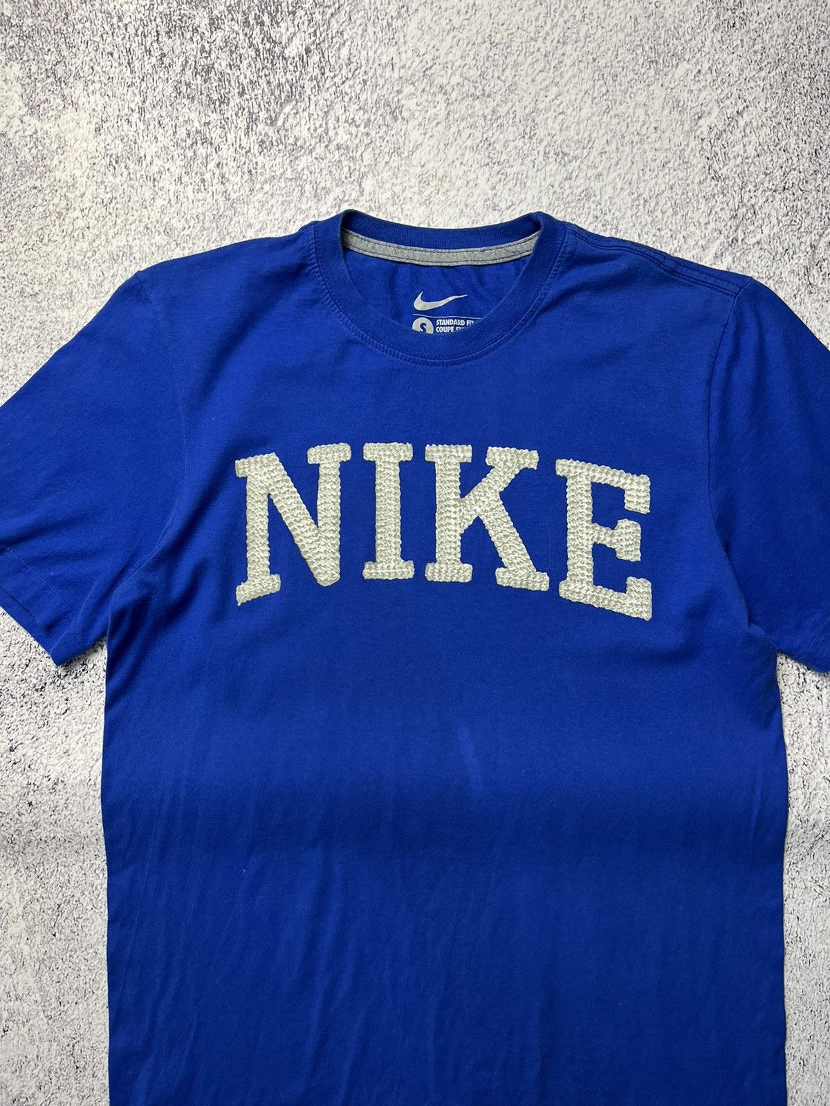 Nike Vintage Nike 90s Faded Big Swoosh Center Logo Tee Shirt Size US S / EU 44-46 / 1 - 4 Thumbnail