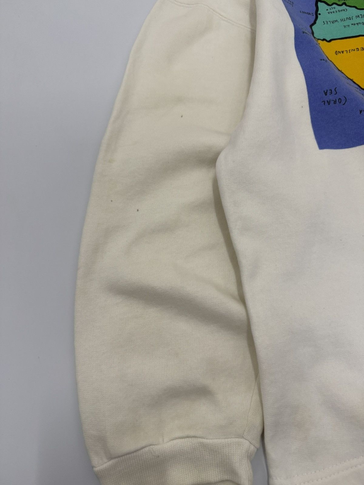 The Australian Outback Collection 🔥 90's Ken Done Map AUSTRALIA iconic Graphic Sweatshirt - S Size US S / EU 44-46 / 1 - 5 Thumbnail