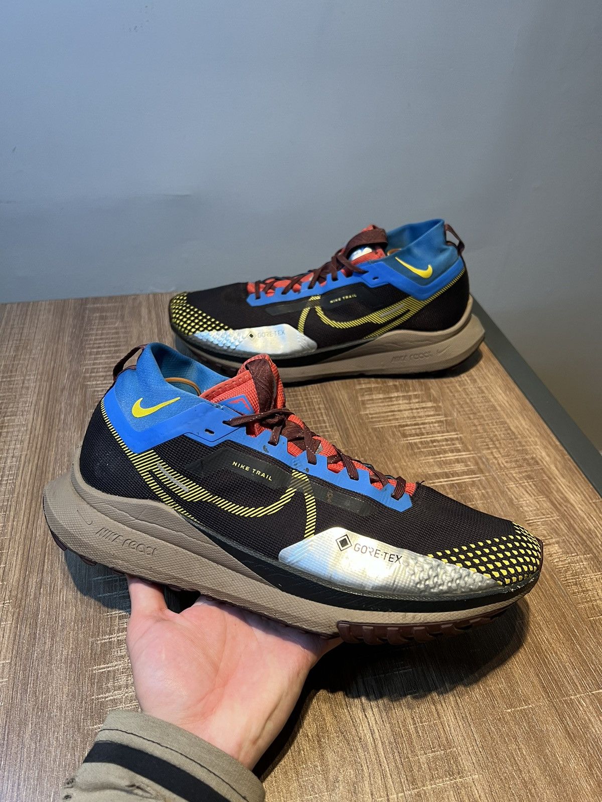Nike Nike React Pegasus Trail 4 GORE-TEX Mens 13 Black Vivid Size US 13 / EU 46 - 1 Thumbnail