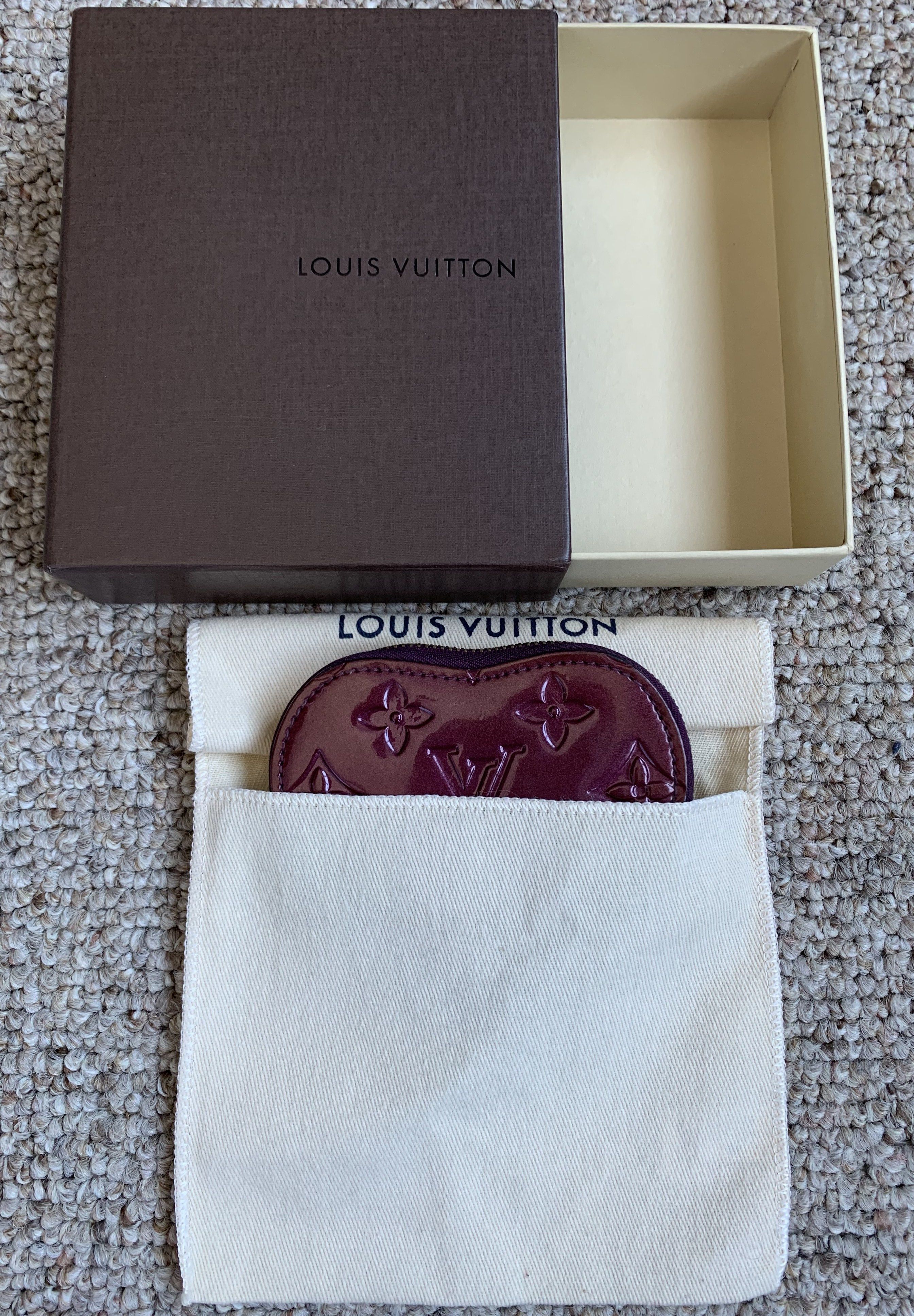 Louis Vuitton Louis Vuitton Vernis Patent Leather Monogram Heart Pouch Size ONE SIZE - 10 Thumbnail