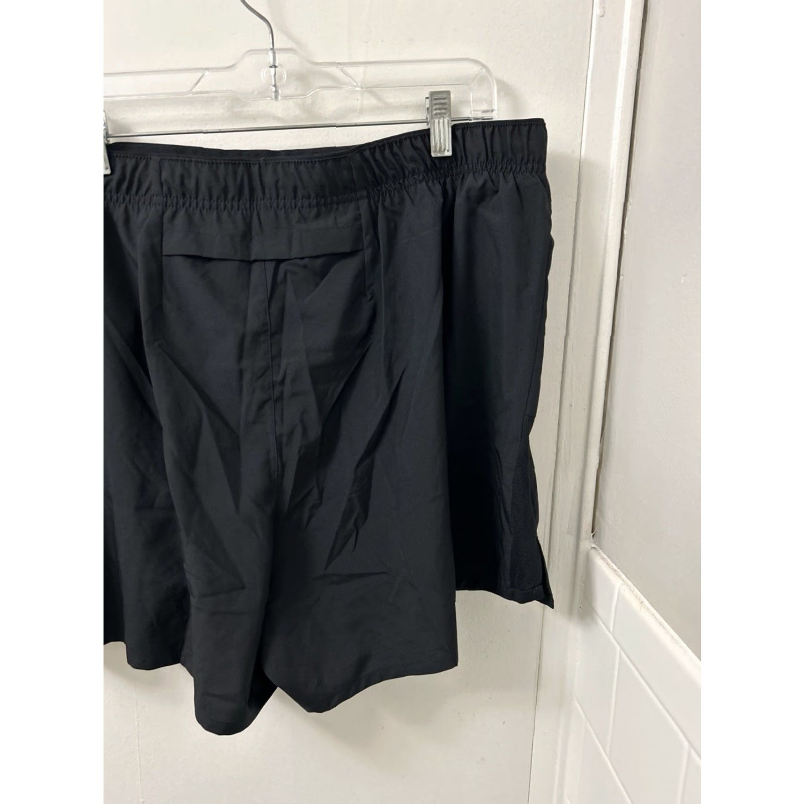 Nike Nike Challenger Dri-FIT Running Shorts Mens 2XL Black 5" DV9363-010 NWT Size US 39 - 7 Thumbnail