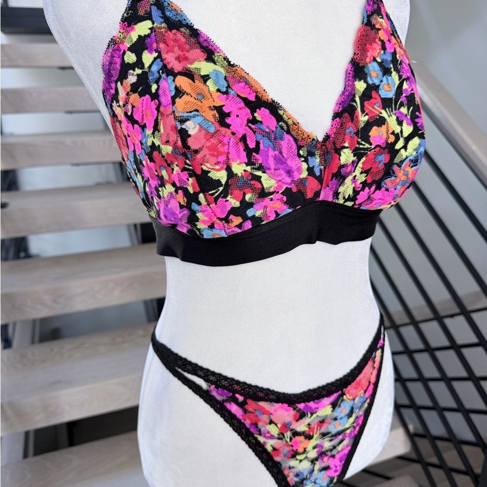 Victoria's Secret Floral Padded Bralette and Panties Matching set size S Size ONE SIZE - 4 Thumbnail