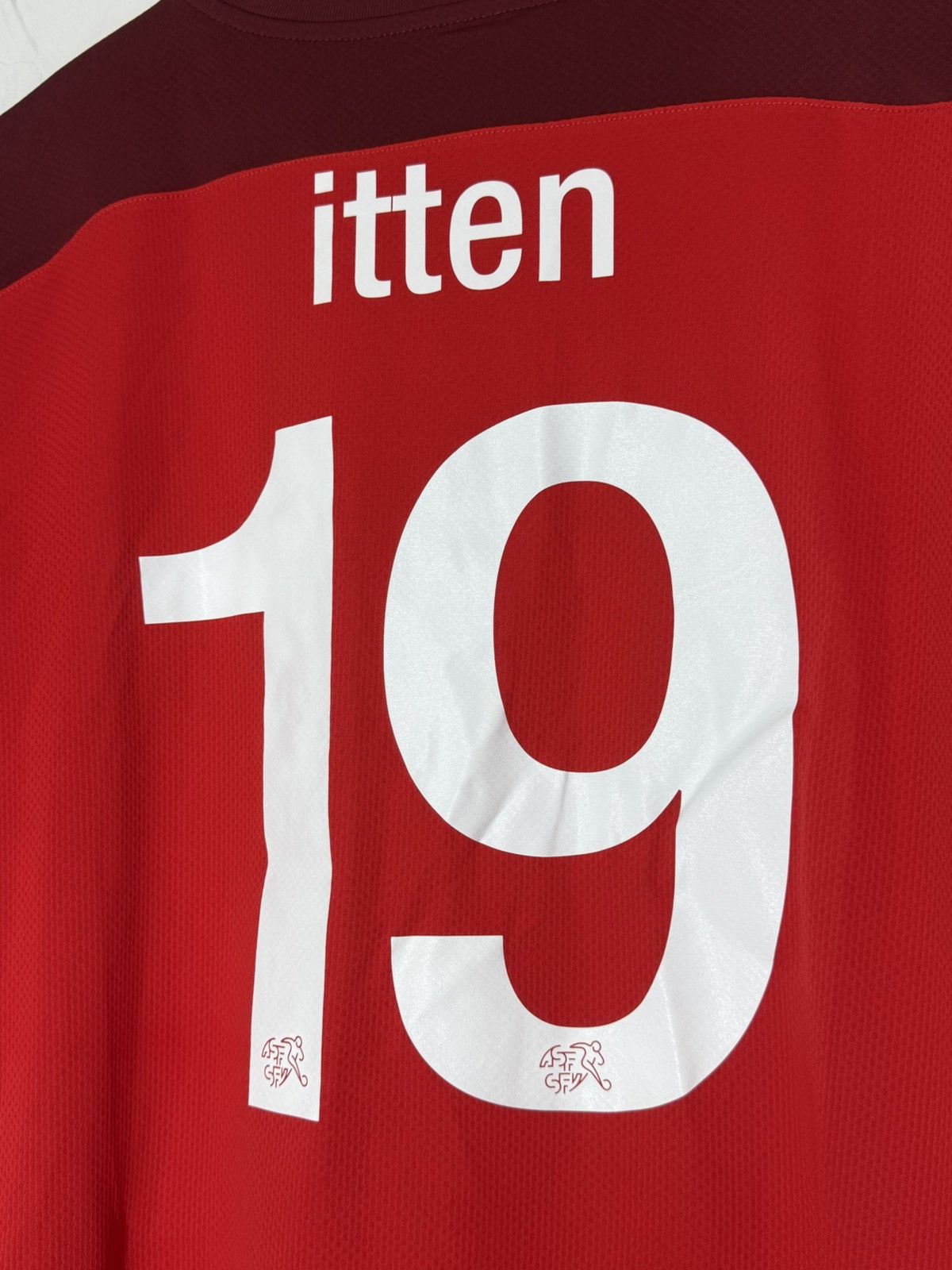 Puma #19 Itten Switzerland 2020/21 Home Puma Football Shirt Size US L / EU 52-54 / 3 - 14 Thumbnail