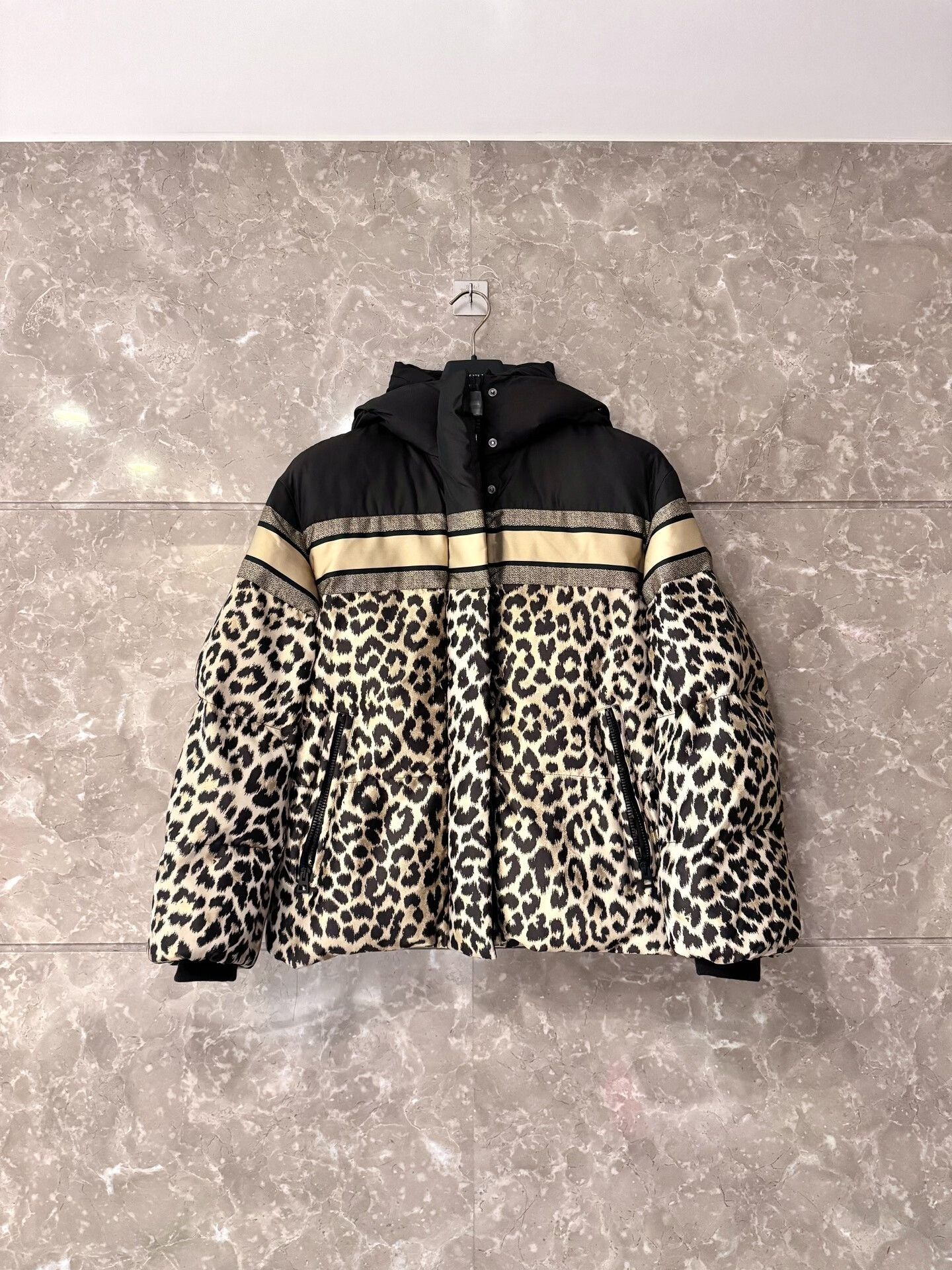 Dior Dior Pre-Fall 21 Leopard Print Down Jacket Size XS / US 0-2 / IT 36-38 - 1 Thumbnail