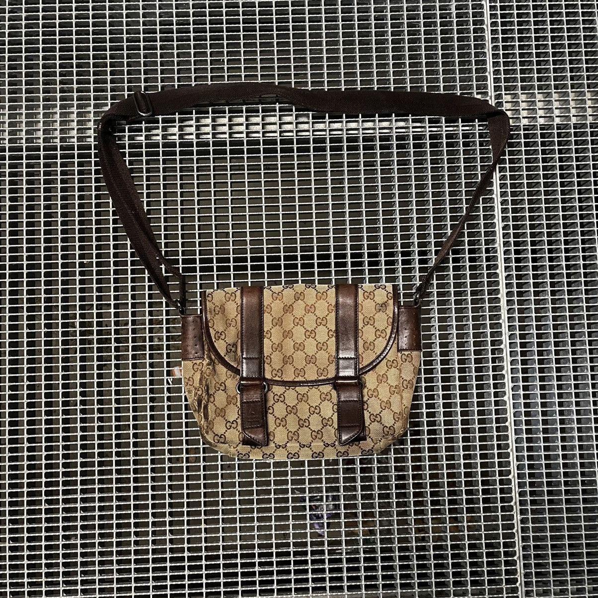 Gucci Vintage Gucci Shoulder Bag Messenger Monogram Logo G Italy Size ONE SIZE - 1 Thumbnail