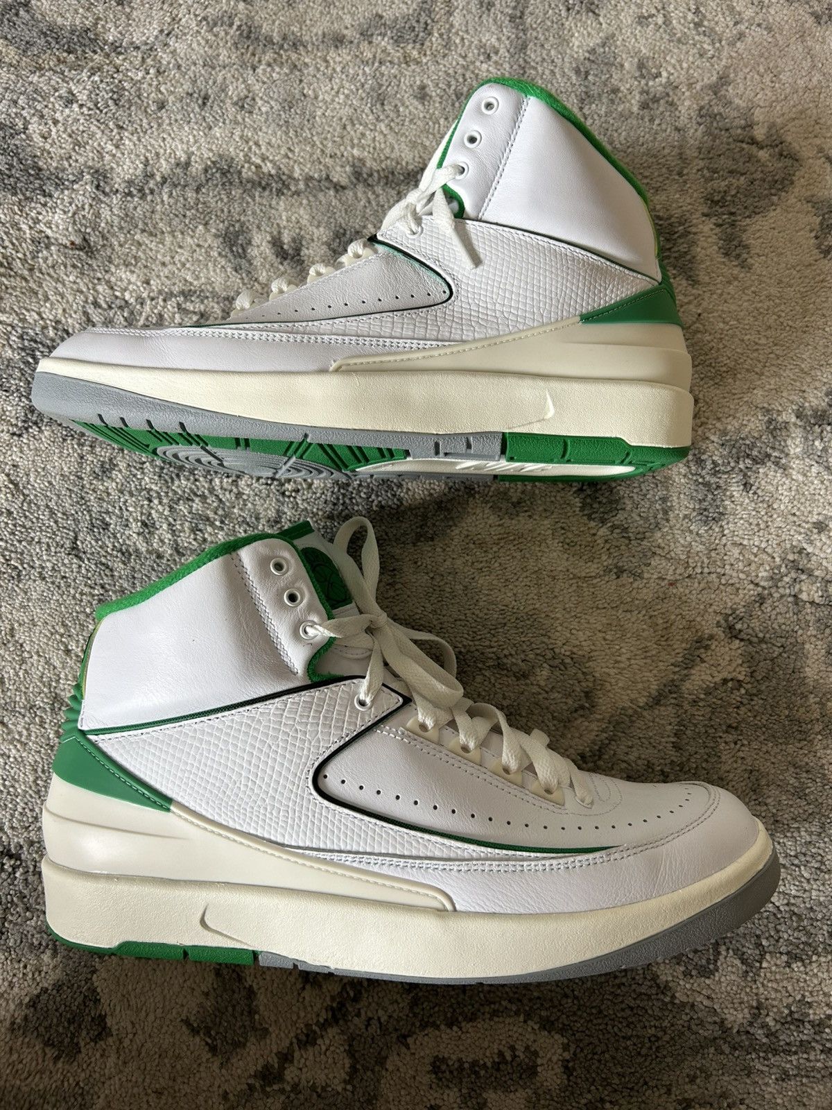 Jordan Brand Jordan 2 Retro “Lucky Green” Size US 10.5 / EU 43-44 - 1 Thumbnail