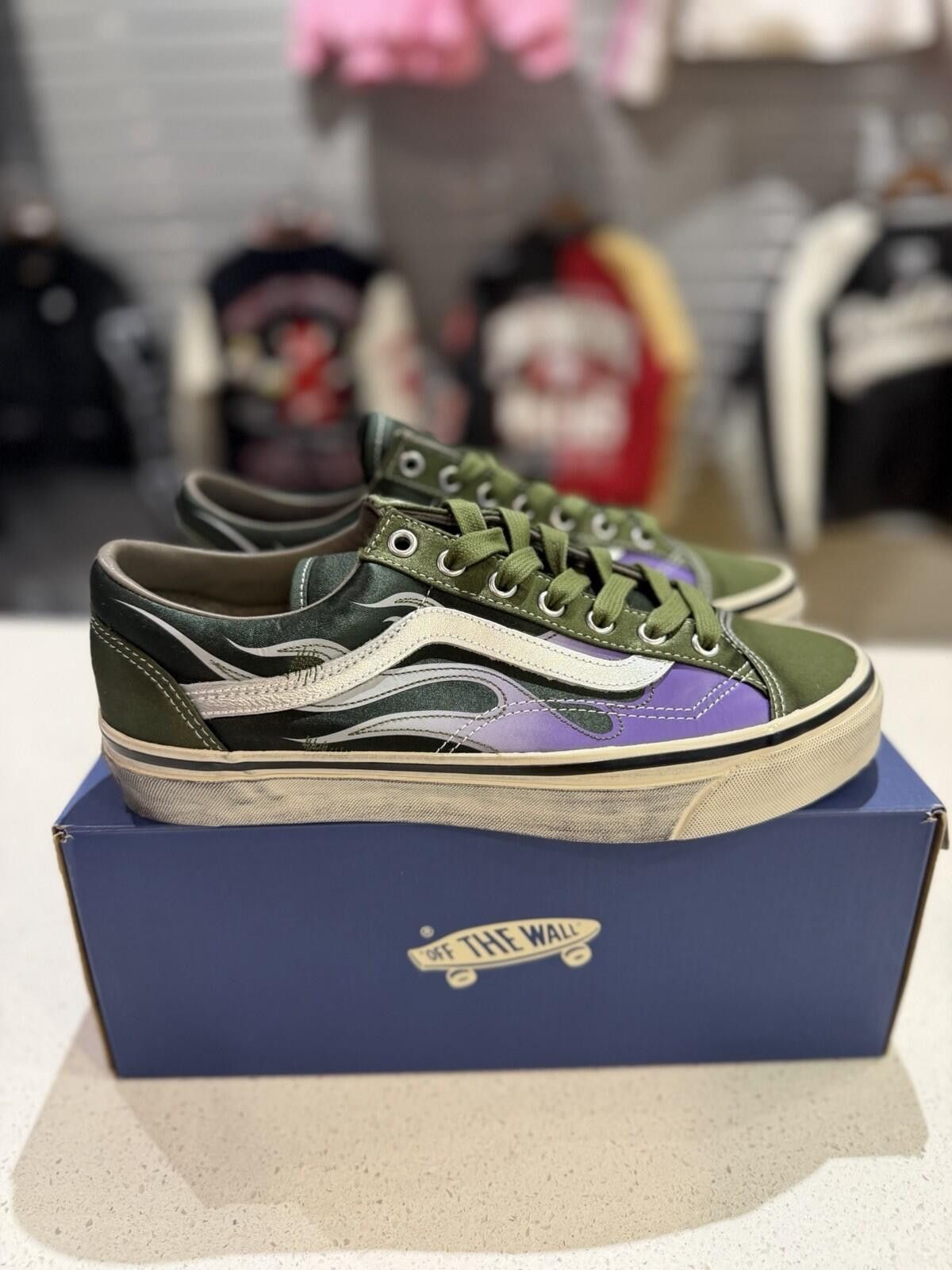 Vans Vans Archive Flame LX Premium Old Skool 36 Green (8) NEW Size US 8 / EU 41 - 1 Thumbnail