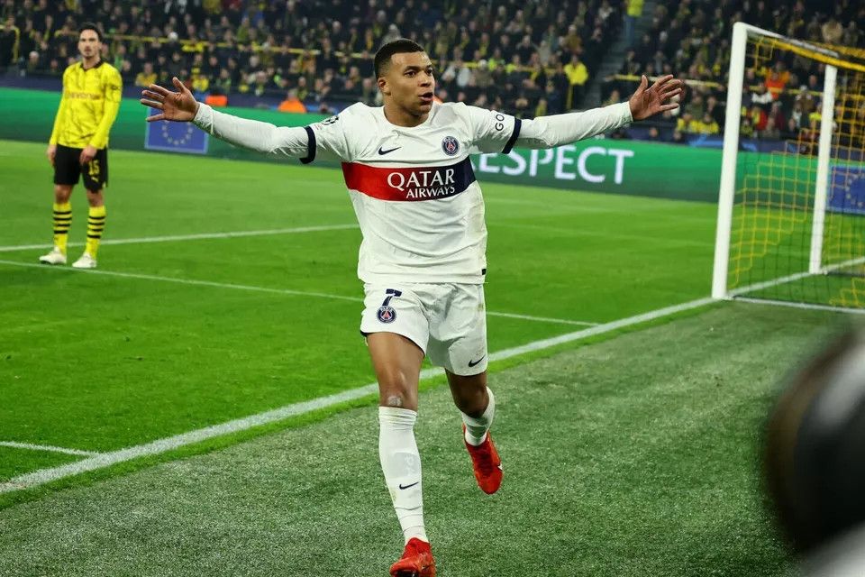 Nike PSG PARIS SAINT-GERMAIN 2024 MBAPPE FOOTBALL SOCCER JERSEY Size US M / EU 48-50 / 2 - 13 Thumbnail