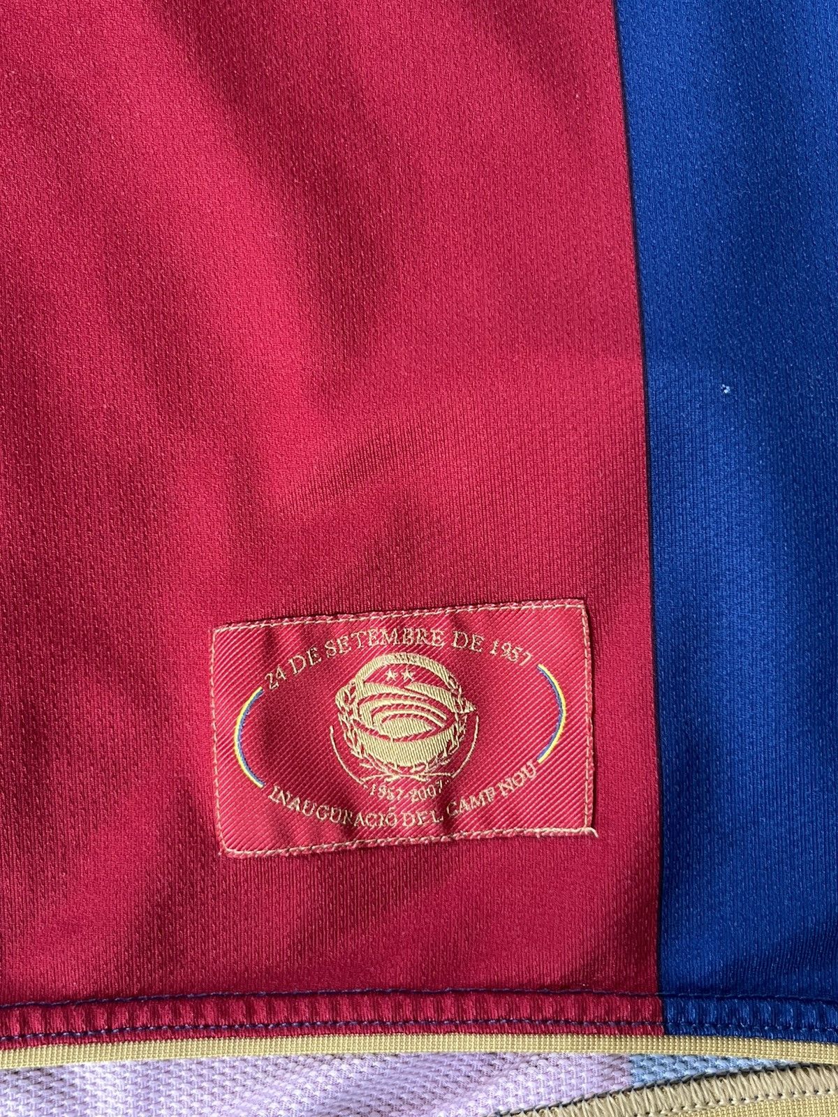 Nike Vintage Jersey FC.Barcelona UNICEF Size US XL / EU 56 / 4 - 6 Thumbnail