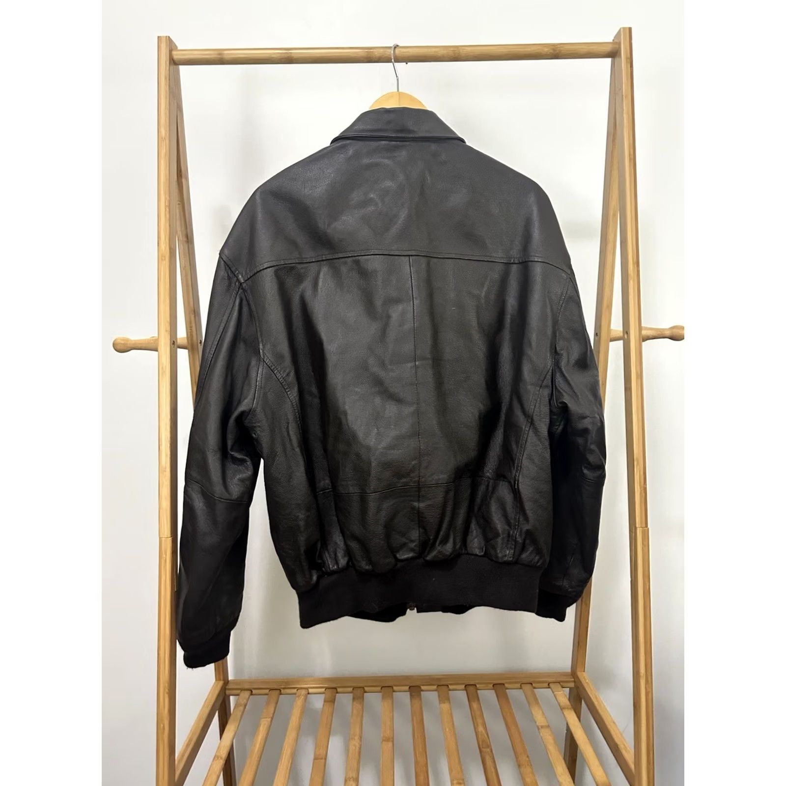 Vintage Air Force Airborne Leathers Jacket XL Dark Brown Leather Bomber USA Flag Lined Mens XL Brown Bomber Jacket Size US XL / EU 56 / 4 - 2 Thumbnail