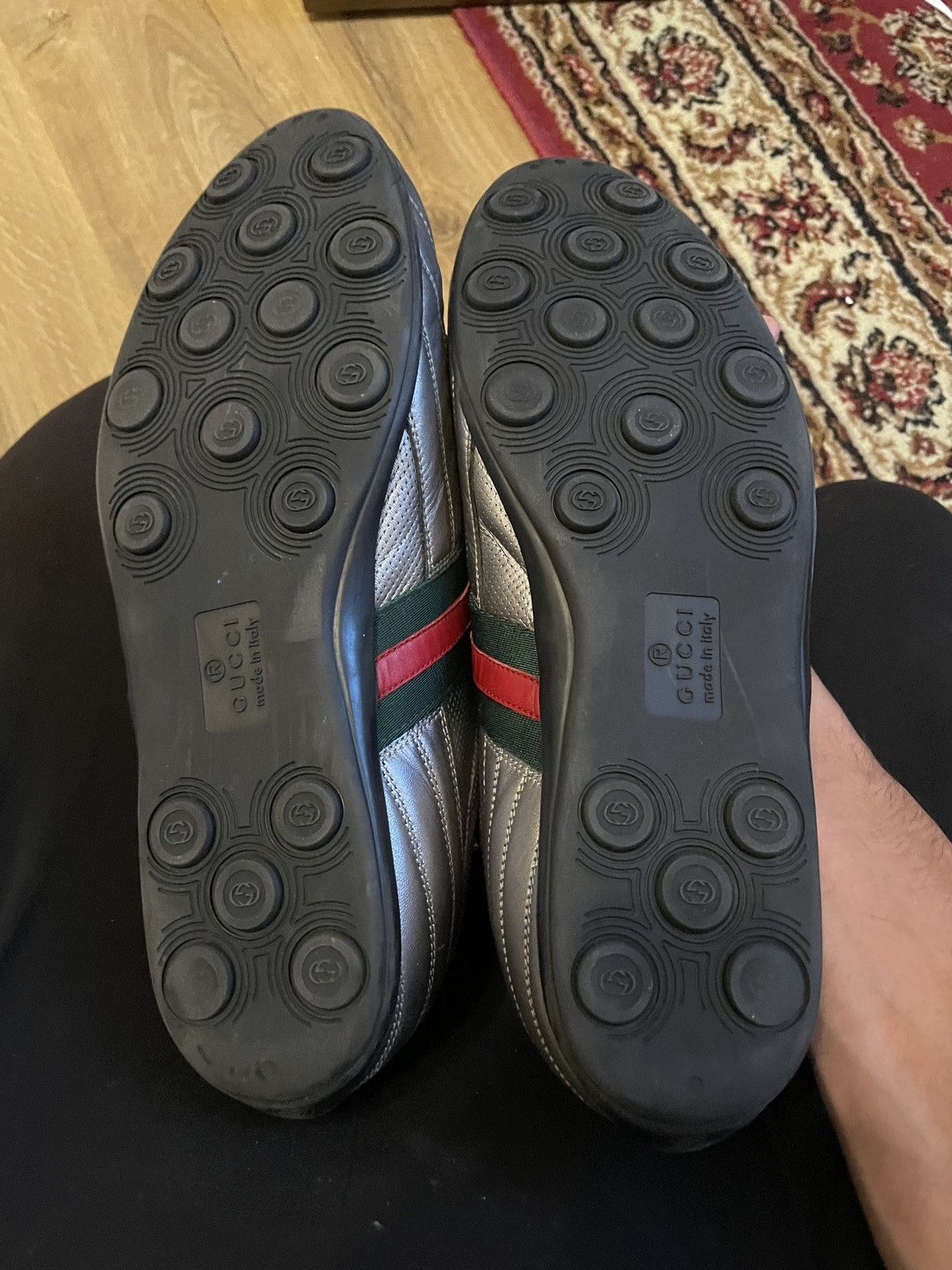 Gucci leather silver signature web shoes low-top
