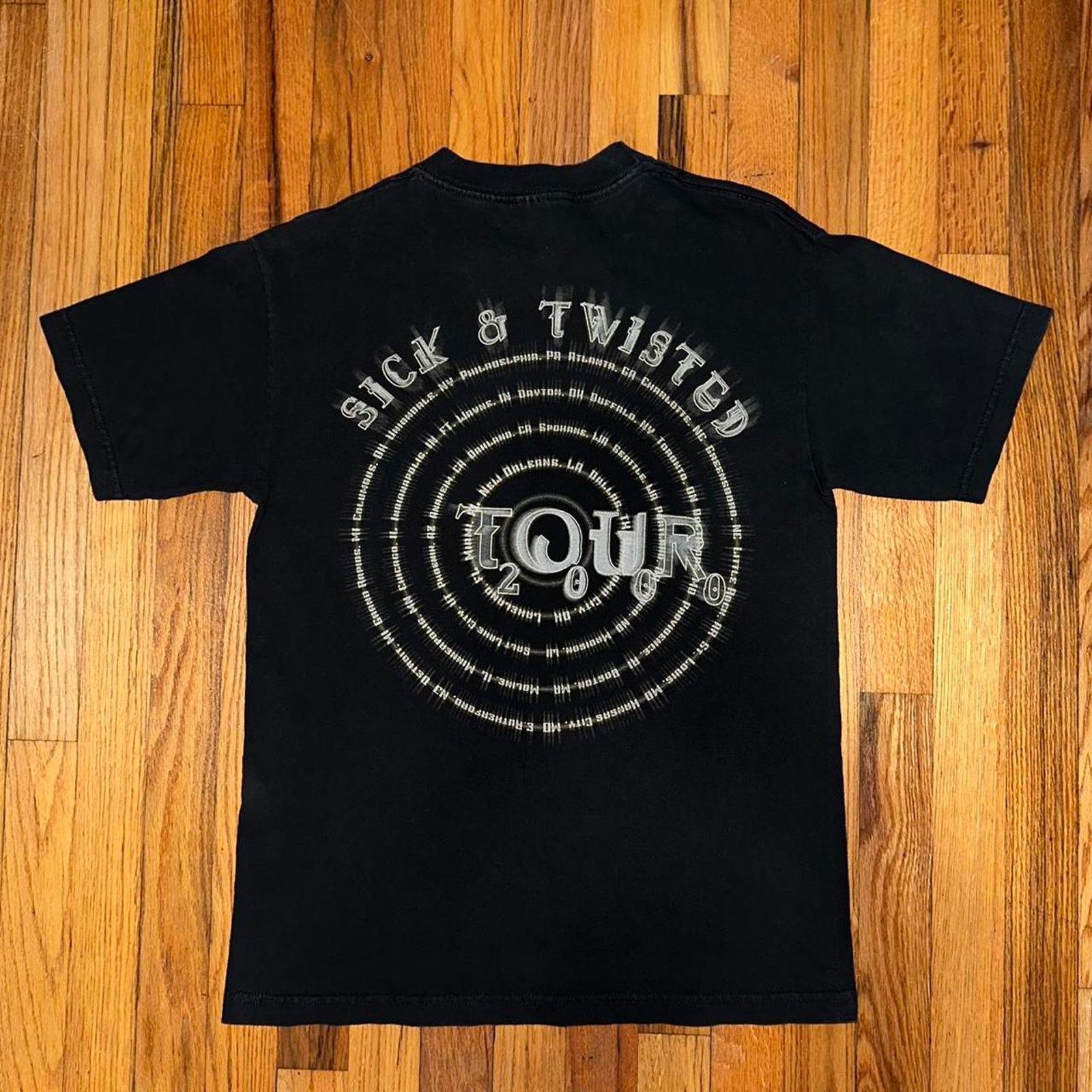 Alstyle × Band Tees × Vintage Vintage 2000 KORN Sick And Twisted Tour Band T Shirt size M Size US M / EU 48-50 / 2 - 2 Thumbnail