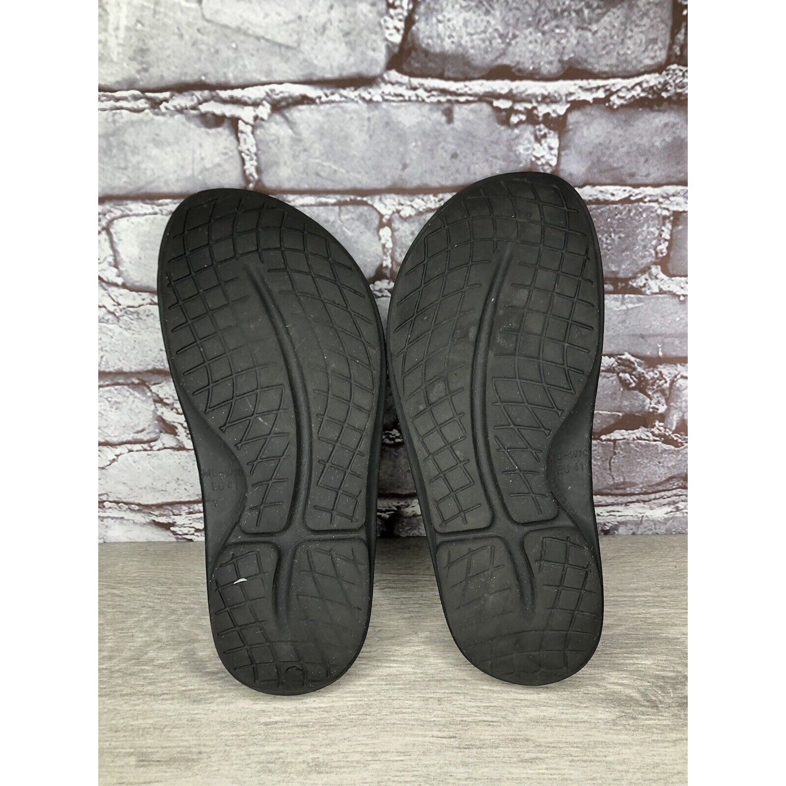 Other OOFOS Black Rubber Lightweight Recovery Slides Sandals Women Size US 10 / IT 40 - 8 Thumbnail