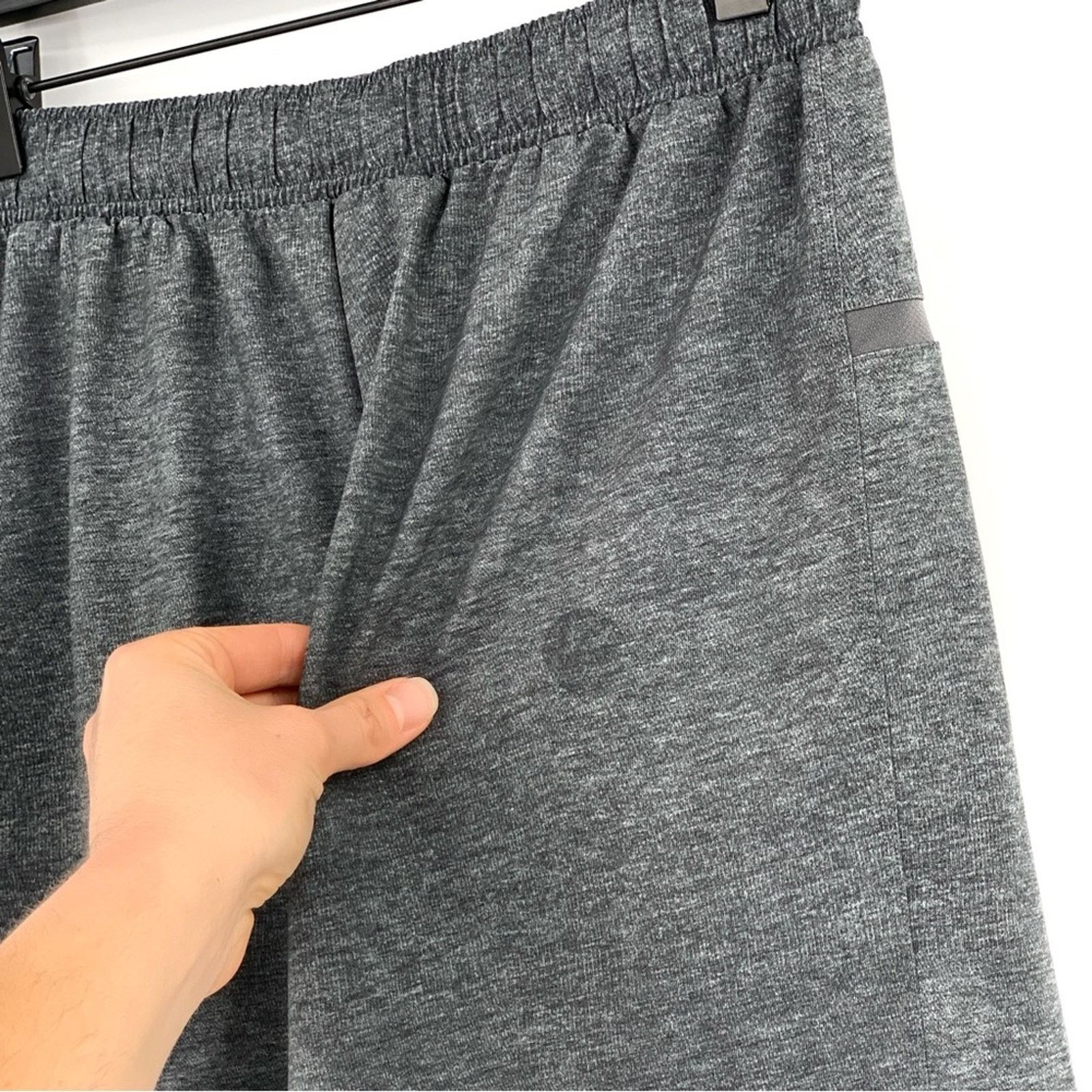 Lululemon LULULEMON 7" Surge Short Linerless Heathered Grey S Size US 26 / EU 42 - 2 Thumbnail