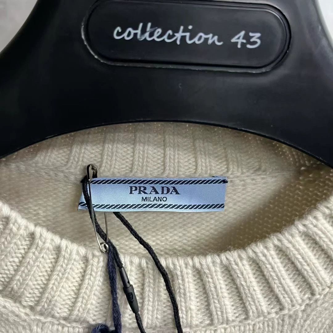 Prada prada white logo long sleeve sweater Size US M / EU 48-50 / 2 - 3 Thumbnail