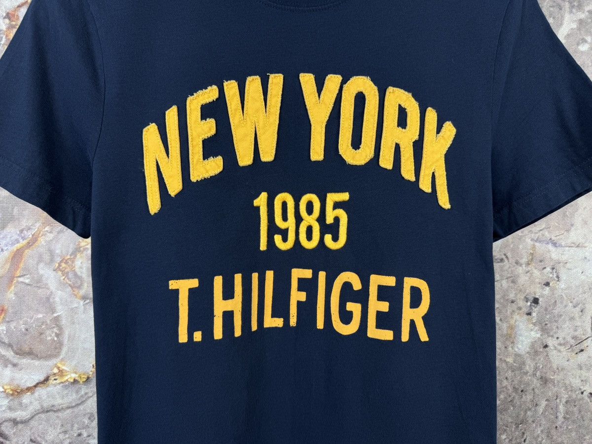 Designer × Tommy Hilfiger Men’s Tommy Hilfiger New York T-Shirt Size Small Size US S / EU 44-46 / 1 - 4 Thumbnail