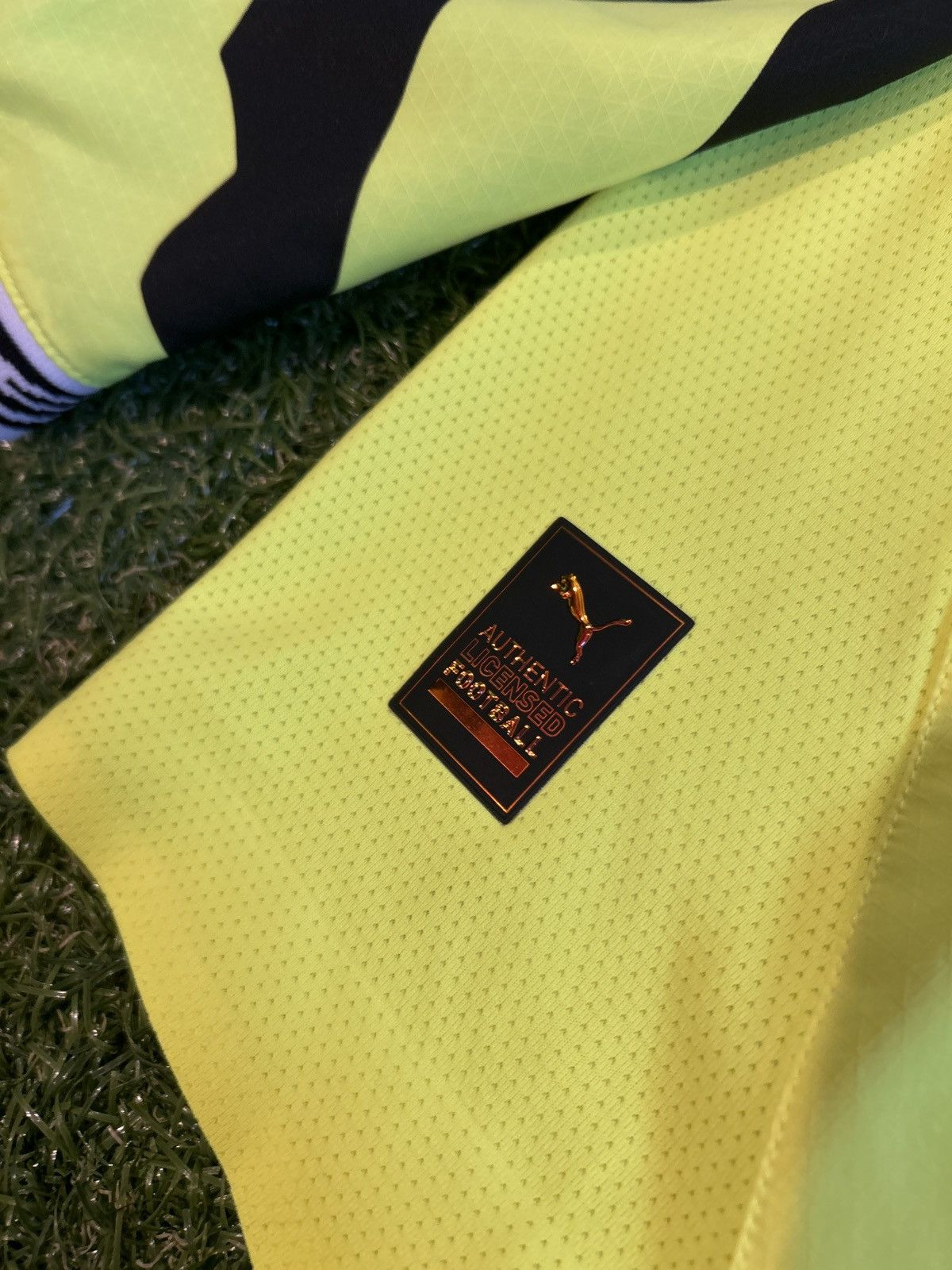 Puma 24/25 Borussia Dortmund Anniversary Fourth Shirt Size US L / EU 52-54 / 3 - 13 Thumbnail