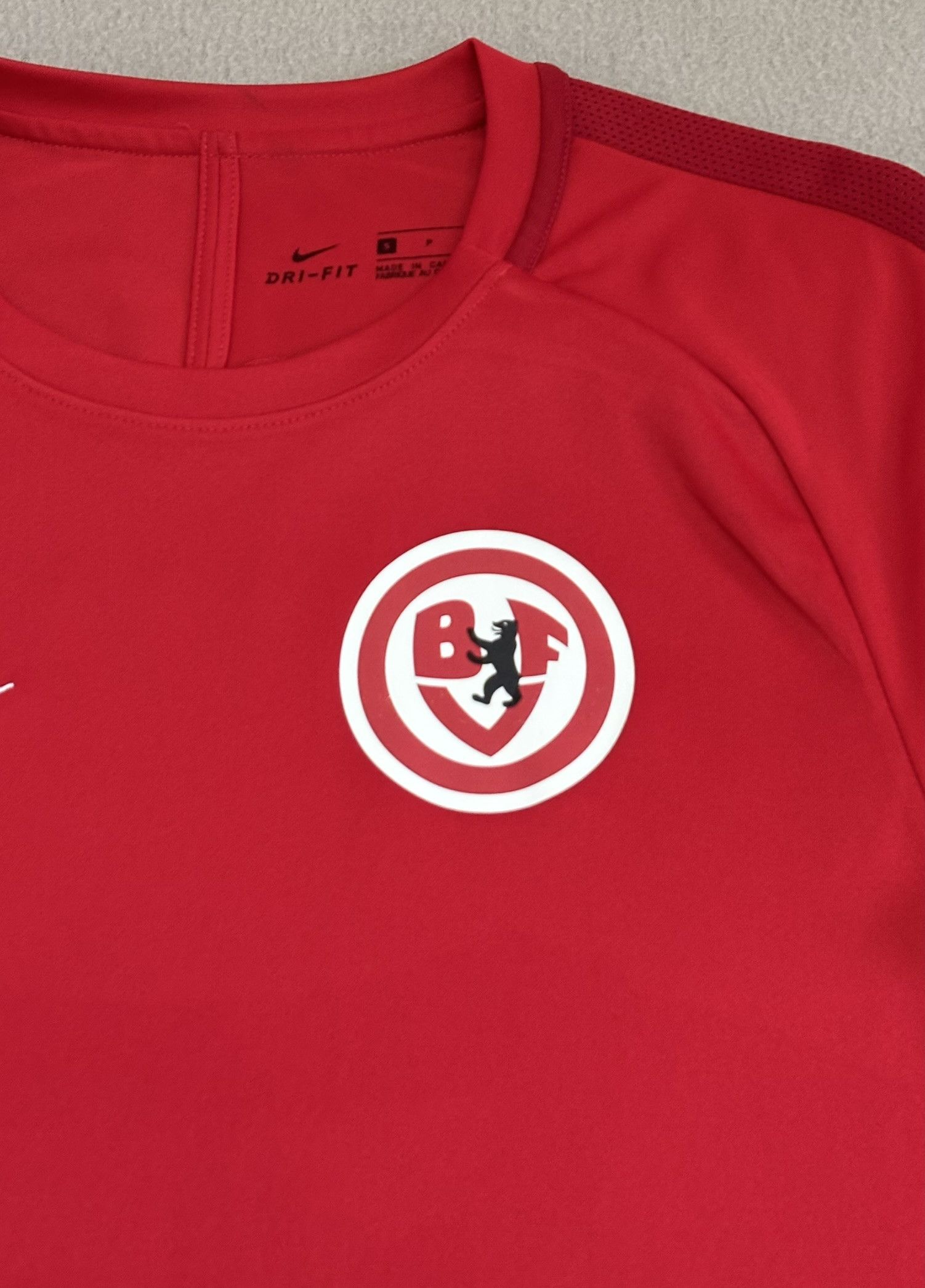 Nike BFC Dynamo 2012/2014 Nike Training Jersey Size S Size US S / EU 44-46 / 1 - 8 Thumbnail