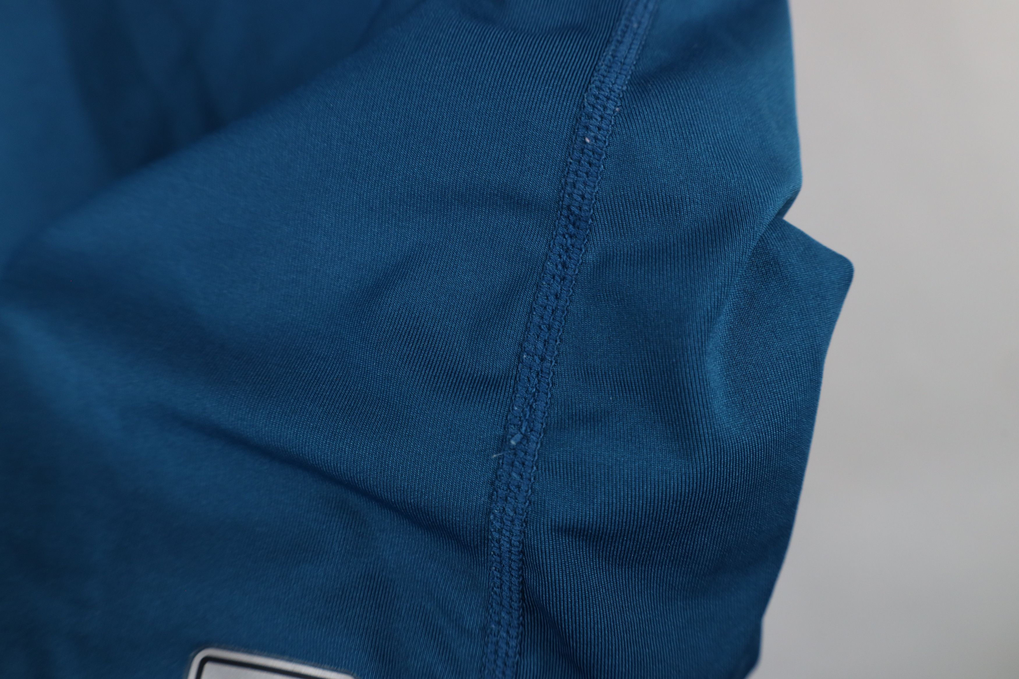 Nike × Vintage Nike Pro Combat Compression Gym Training V-Neck T-Shirt Blue Size S / US 4 / IT 40 - 8 Thumbnail