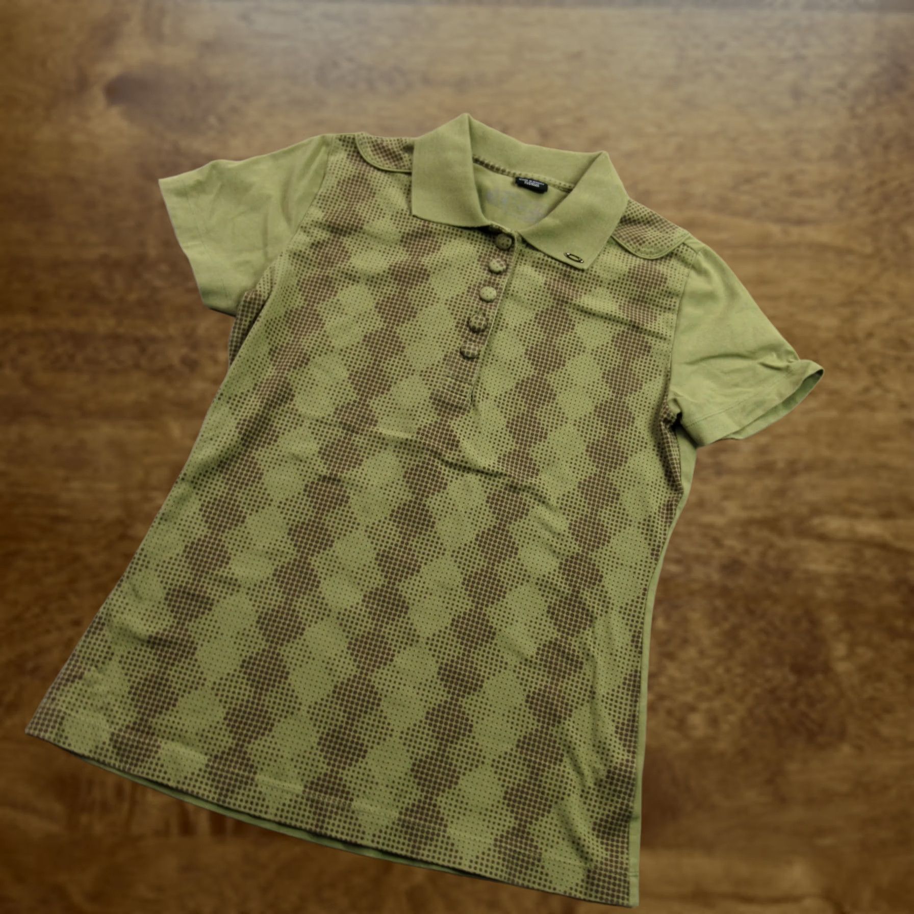 Oakley Oakley Shirt Womens Medium Polo Short Sleeve Golf Outdoor Lightweight Casual Polo Shirt Womens M Green Oakley Outdoor Polo Shirt Ladies Medium Green Size M / US 6-8 / IT 42-44 - 1 Thumbnail
