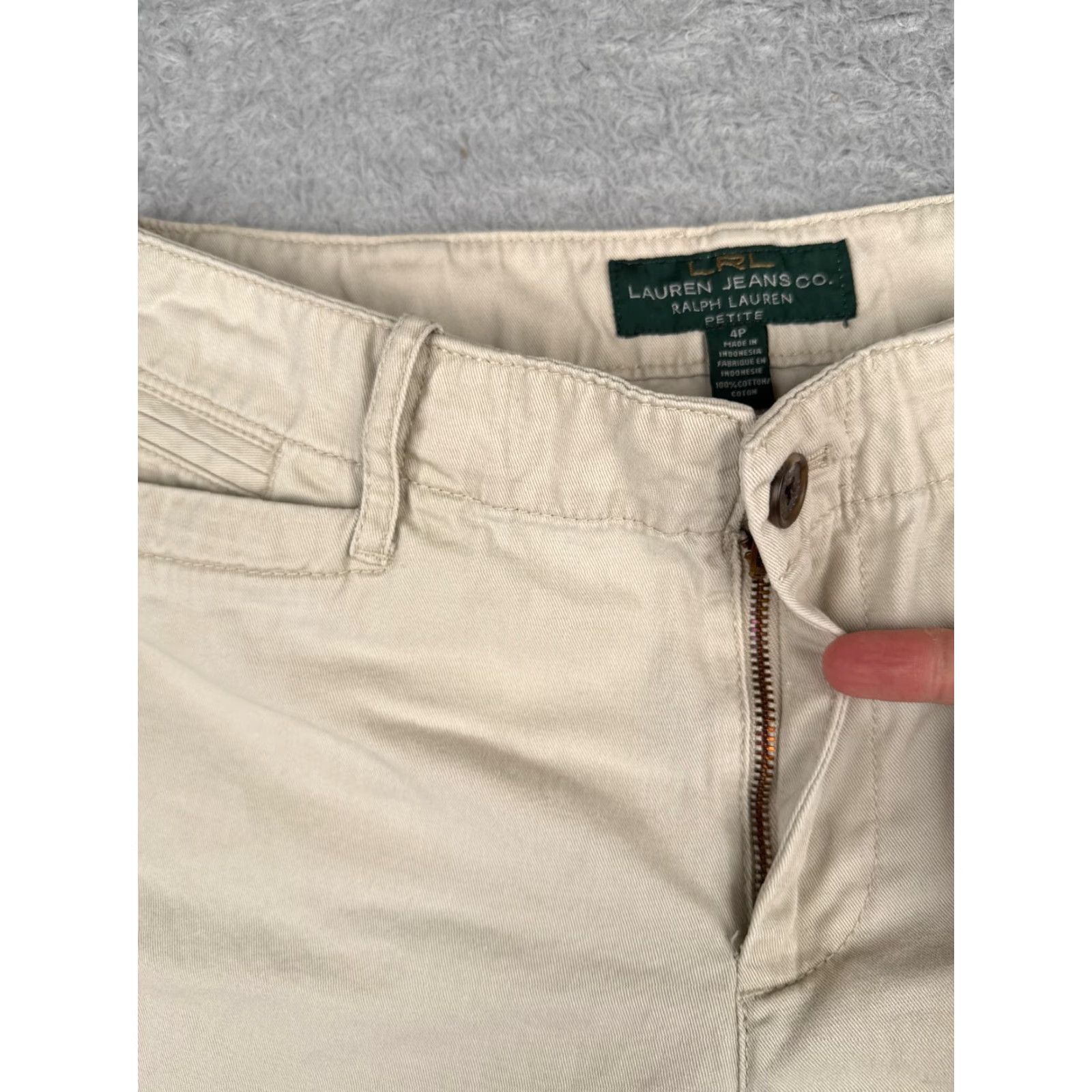 Ralph Lauren Vintage Lauren Ralph Lauren Women's Shorts 4P Beige Cotton Chino Mid Rise 6in Inseam Casual Activewear Summer Size 27" / US 4 / IT 40 - 6 Thumbnail