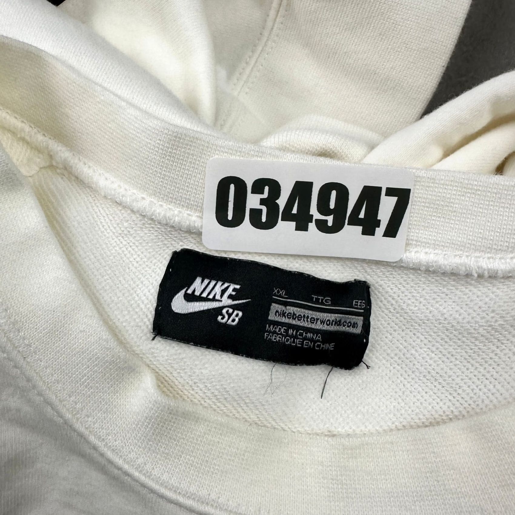 Nike Nike SB Sweatshirt Men 2XL Ivory Solid Crew Pullover Swoosh Graphic Print Skateboarding Winter Fall Spring Summer Men Size US XXL / EU 58 / 5 - 8 Thumbnail