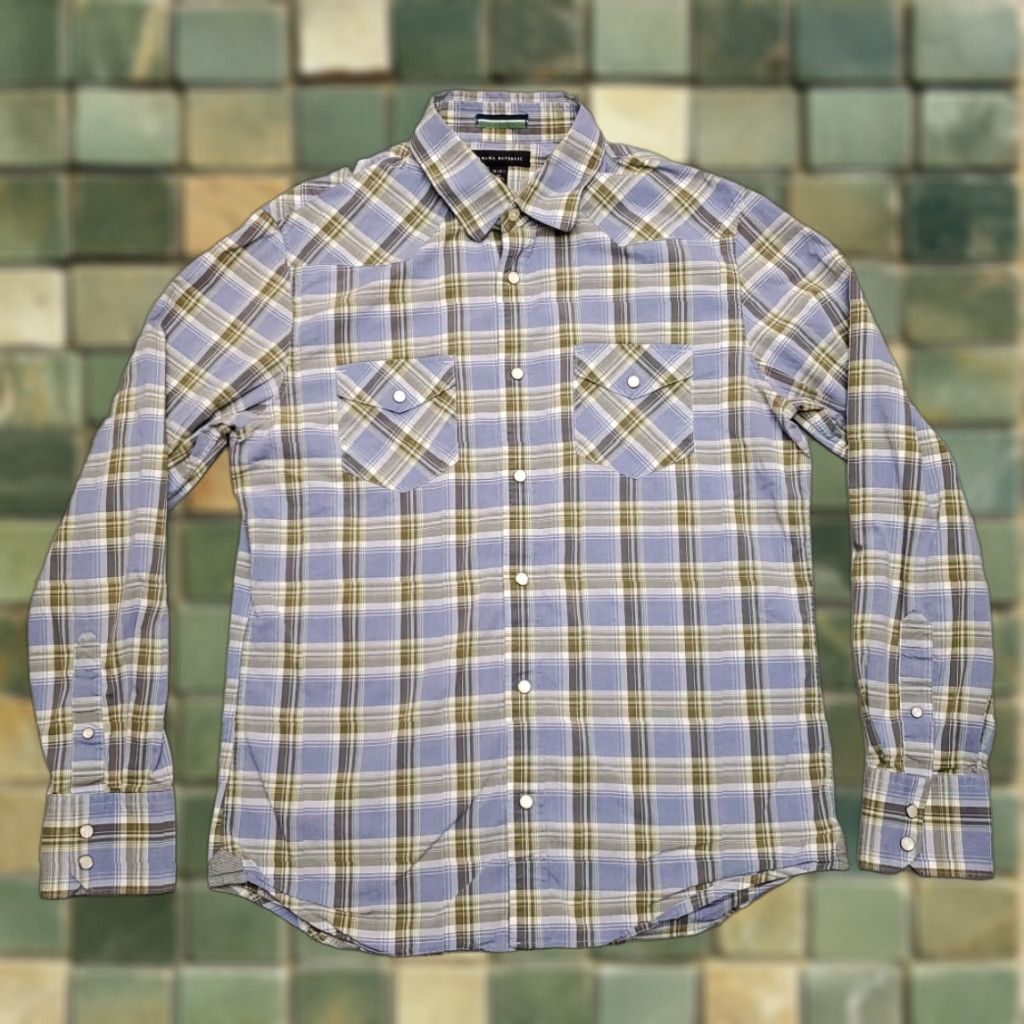 Banana Republic Banana Republic Shirt Mens 15.5 Multcolor Plaid Pearl Snap Classic Button Casual Shirt Mens M Multicolor Plaid Casual Button-Up Size US M / EU 48-50 / 2 - 1 Thumbnail