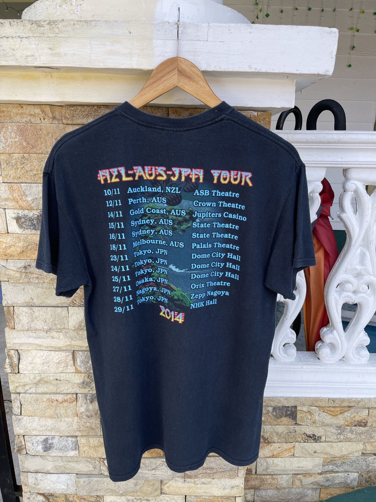 Band Tees × Vintage Last Drop🔥Rare🔥Vintage YES Heaven & Earth Band Tour Tee Size US M / EU 48-50 / 2 - 3 Thumbnail
