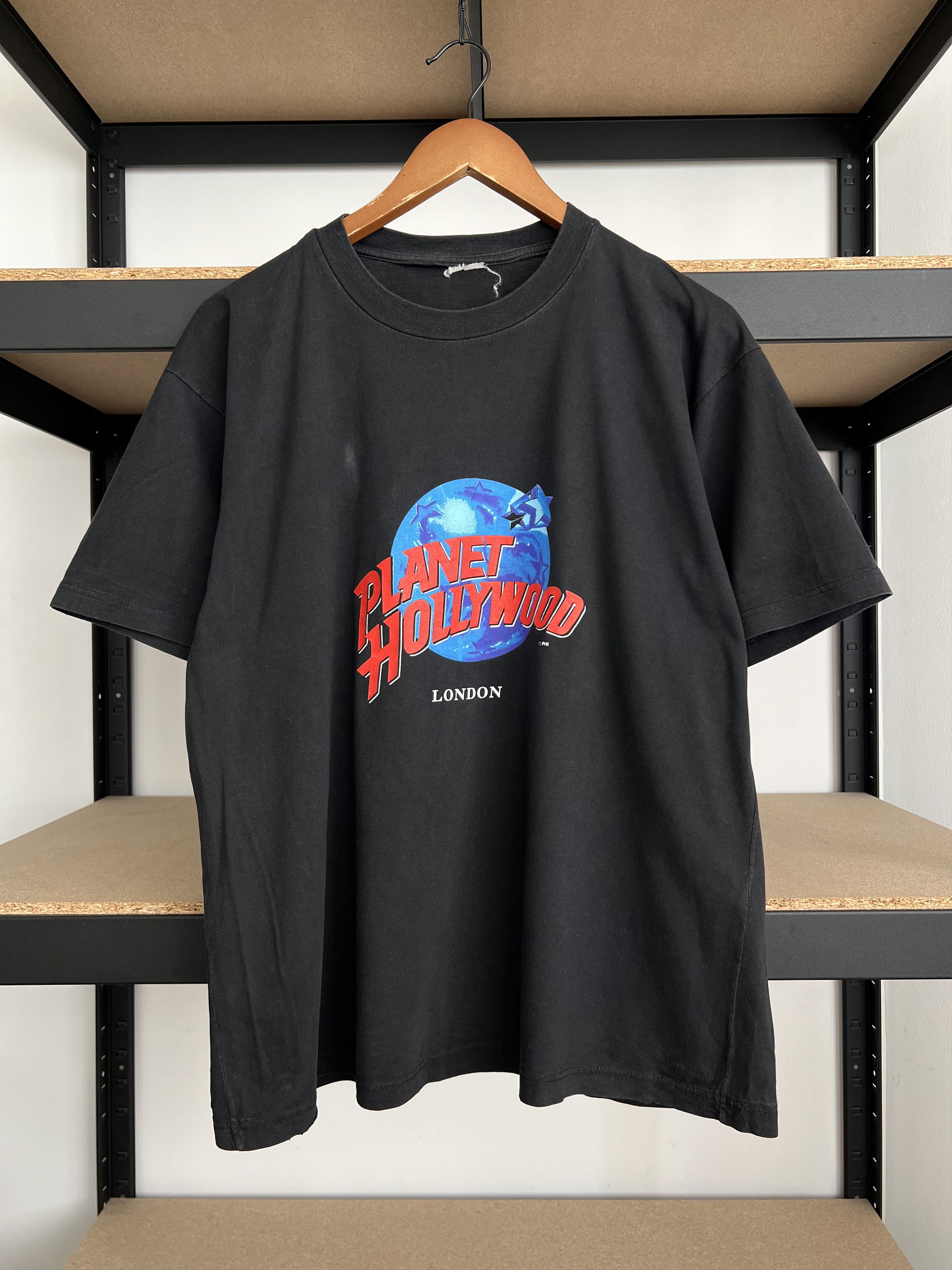 Planet Hollywood Vintage 90s Planet Hollywood London Black T-shirt Size US L / EU 52-54 / 3 - 1 Thumbnail
