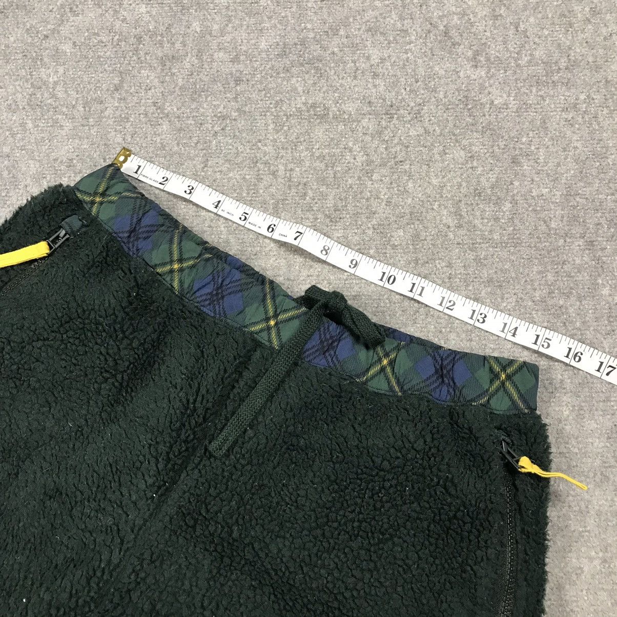 JW Anderson × Uniqlo J.W ANDERSON X UNIQLO GREEN FLEECE SHERPA SWEATPANTS Size US 32 / EU 48 - 10 Thumbnail