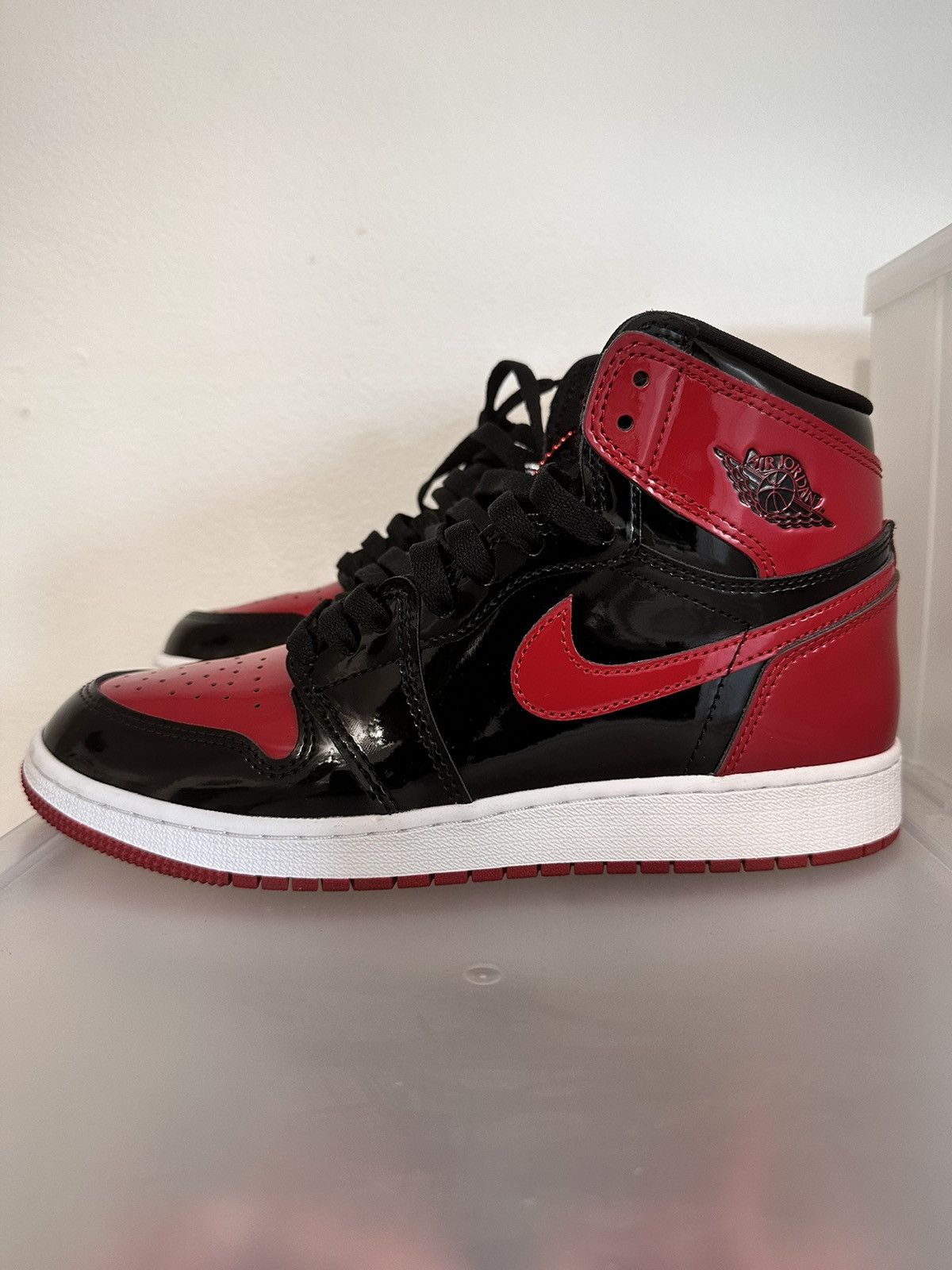 Jordan Brand × Nike Jordan 1 Retro High OG Patent Bred Size US 6.5 / EU 39-40 - 2 Thumbnail