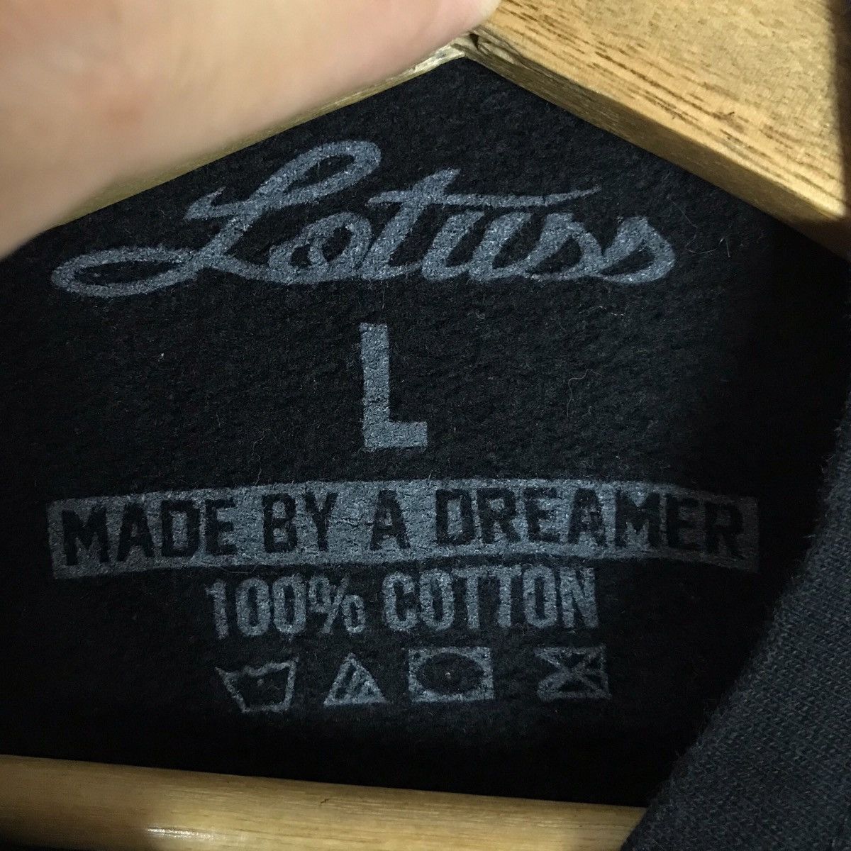 Lotus Shoes Vintage Lotus Pullover Jumper Sweatshirt Size US L / EU 52-54 / 3 - 6 Thumbnail