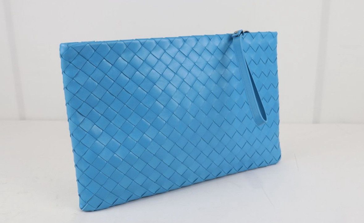 Bottega Veneta o1w1db11123 Pouch in Blue Size ONE SIZE - 4 Thumbnail