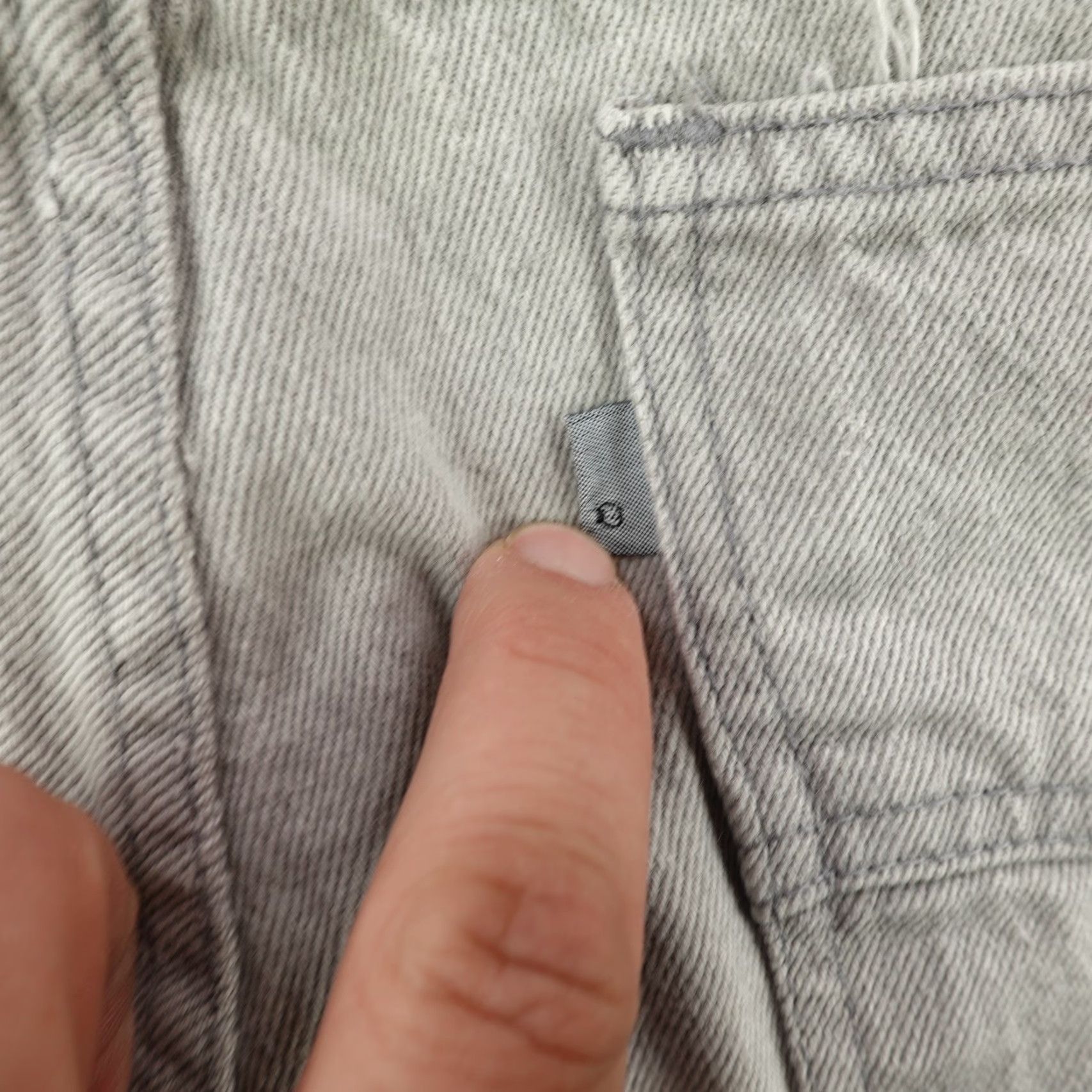 Levi's VINTAGE Levi's Jeans Men 34x32 Gray Denim Silvertab Straight Leg 80s Grunge Relaxed Fit Size US 34 / EU 50 - 7 Thumbnail