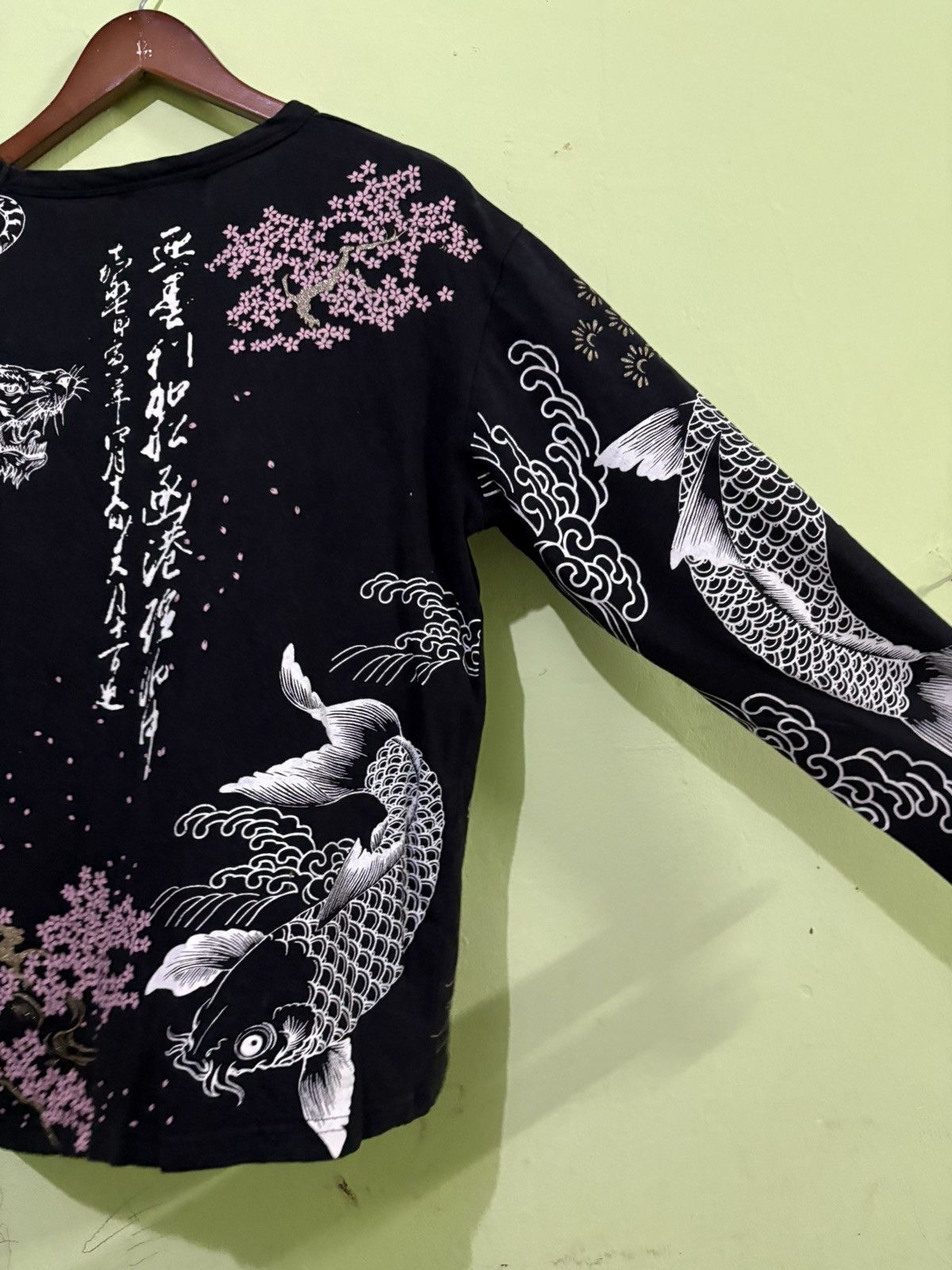 Japanese Brand Japanese Koi Fish And White Tiger Size US M / EU 48-50 / 2 - 7 Thumbnail