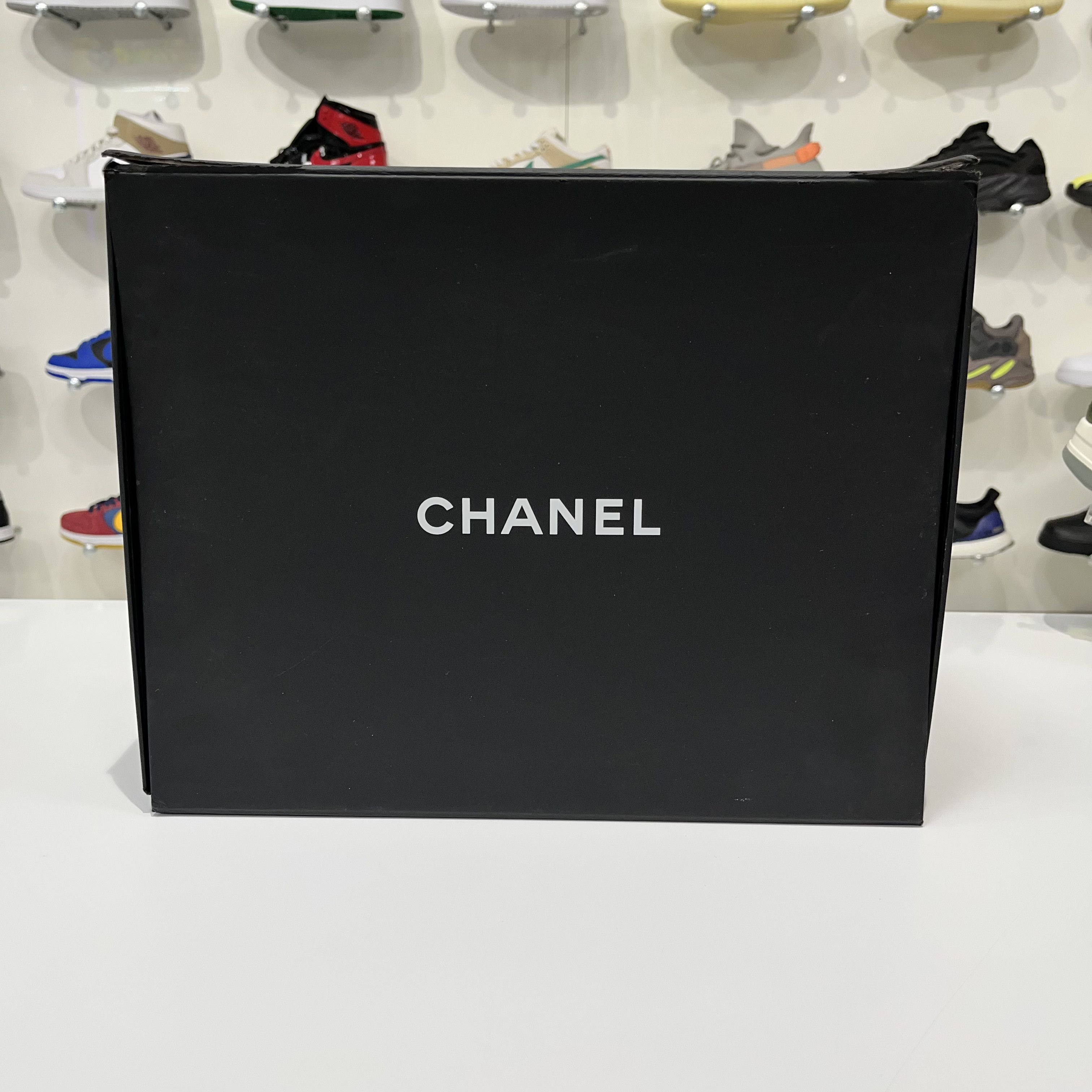 Chanel Chanel 19 Handbag Black/Gold Size ONE SIZE - 14 Thumbnail