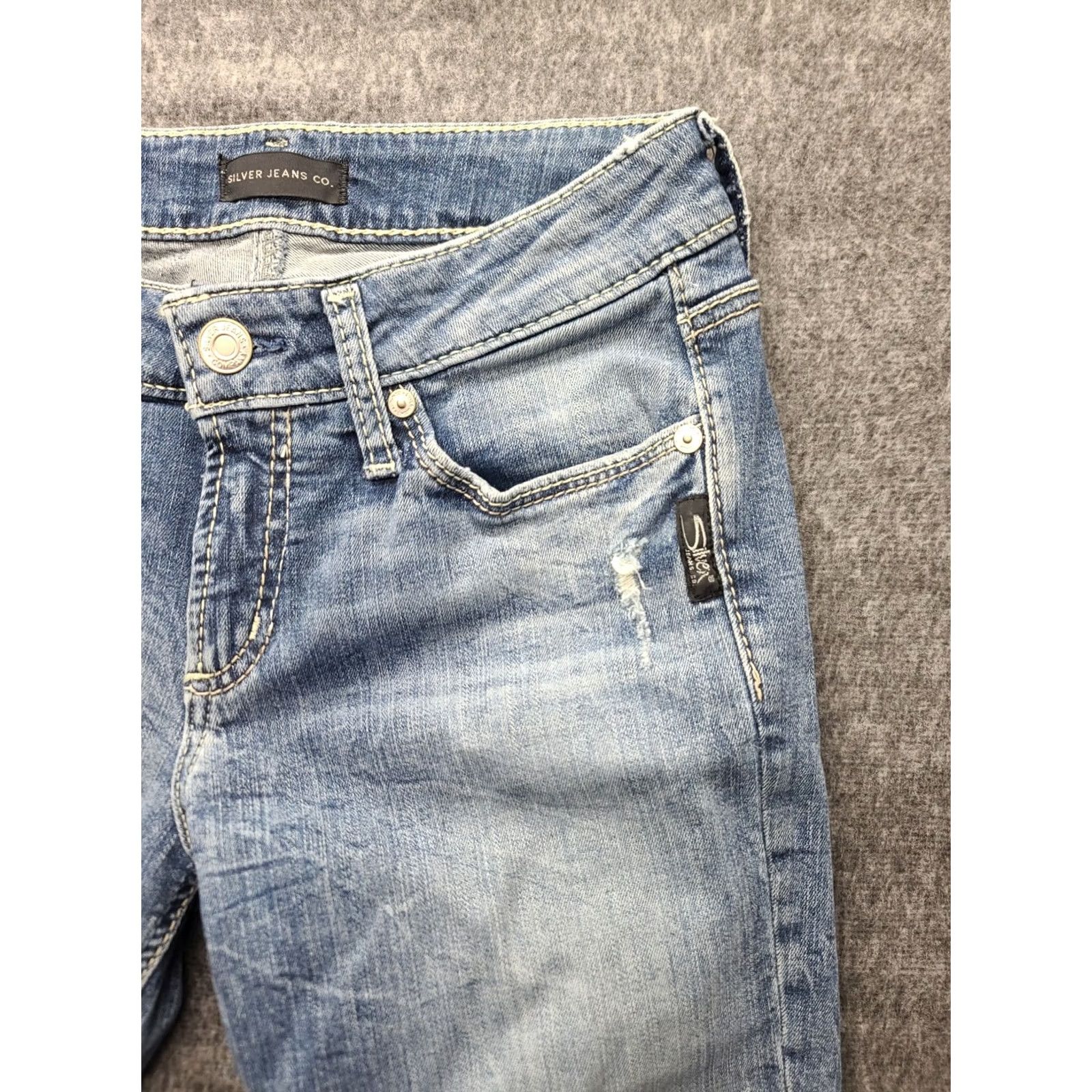 Silver Jeans Co. Silver Jeans Capri Womens 26x22 Suki Curvy Mid Rise Distressed Stretch Denim Blue 5-Pocket Mens? Womens Size 26" / US 2 / IT 38 - 7 Thumbnail
