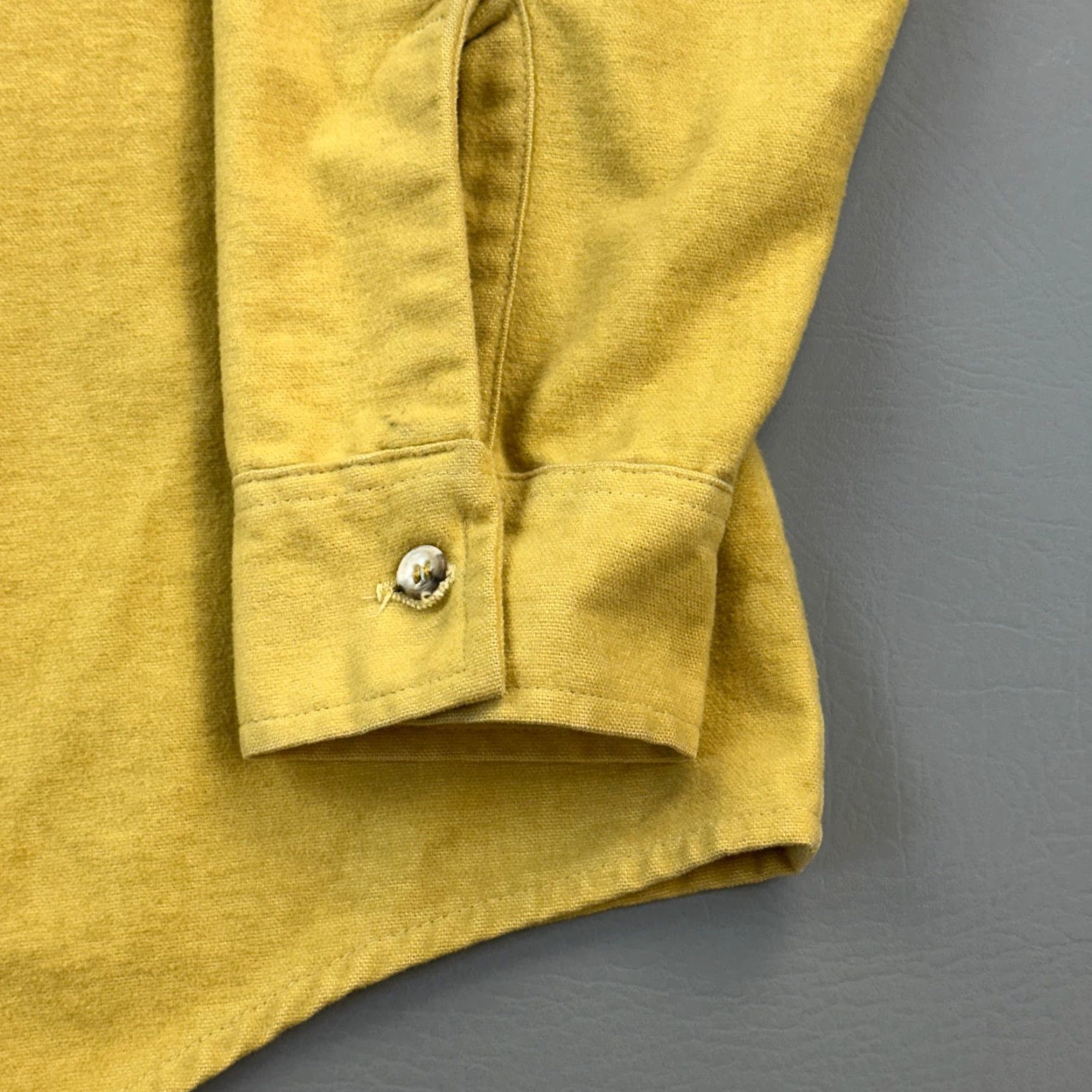 Logo 7 VINTAGE Duxbak Shirt Mens Large Chamois Heavyweight Button Up Buck Logo USA 80s Size US L / EU 52-54 / 3 - 3 Thumbnail