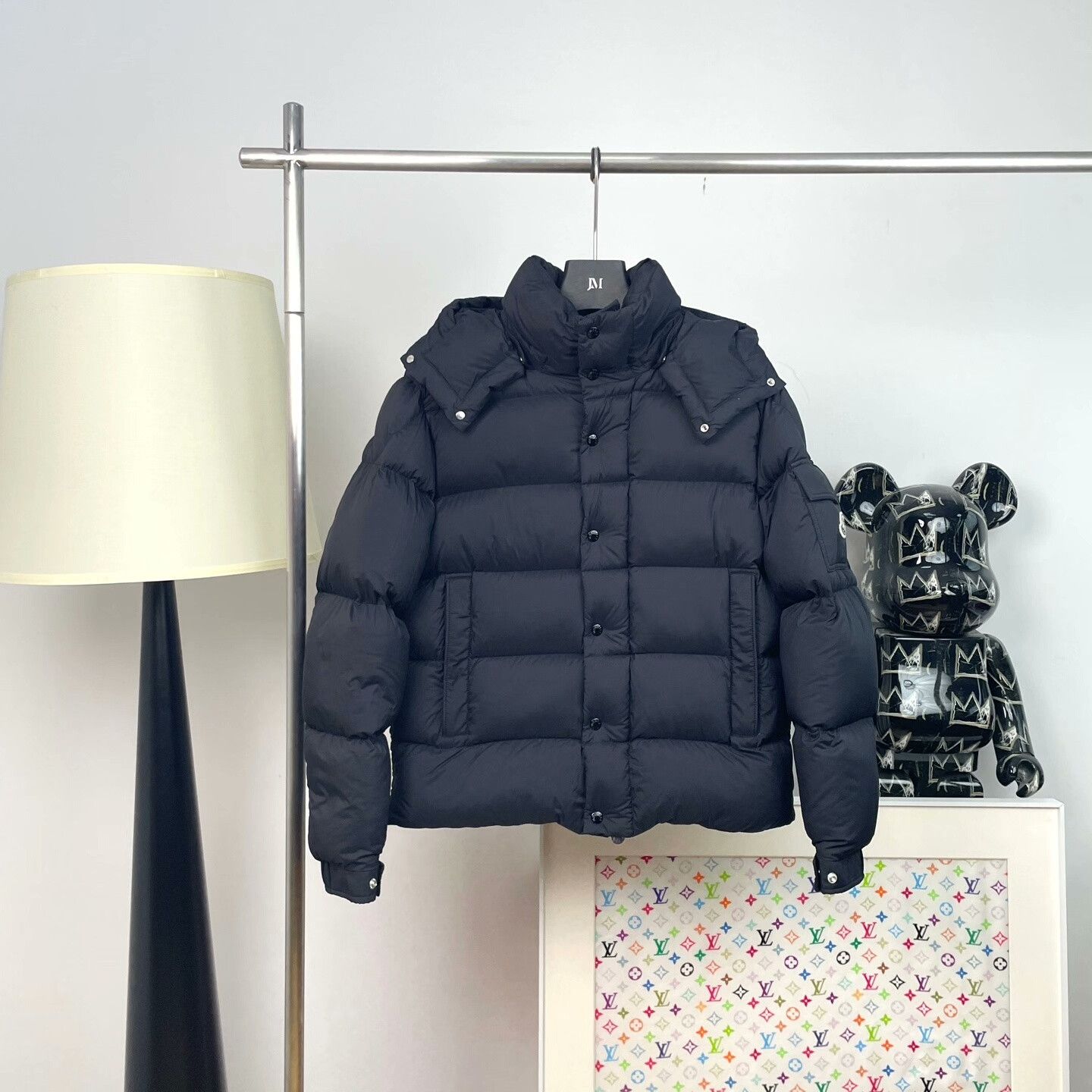 Moncler Moncler Down Jacket M Women Size M / US 6-8 / IT 42-44 - 1 Thumbnail