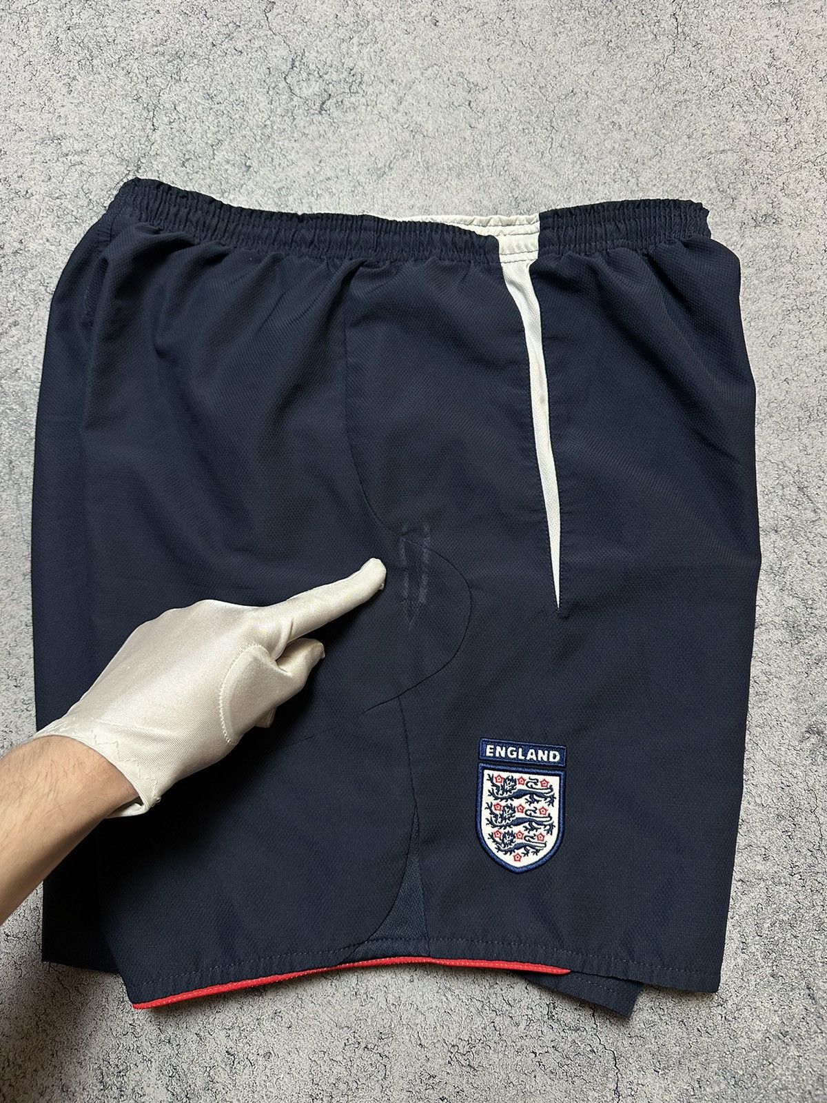 Umbro Vintage Umbro England National Team Football Shorts Size US 34 / EU 50 - 9 Thumbnail
