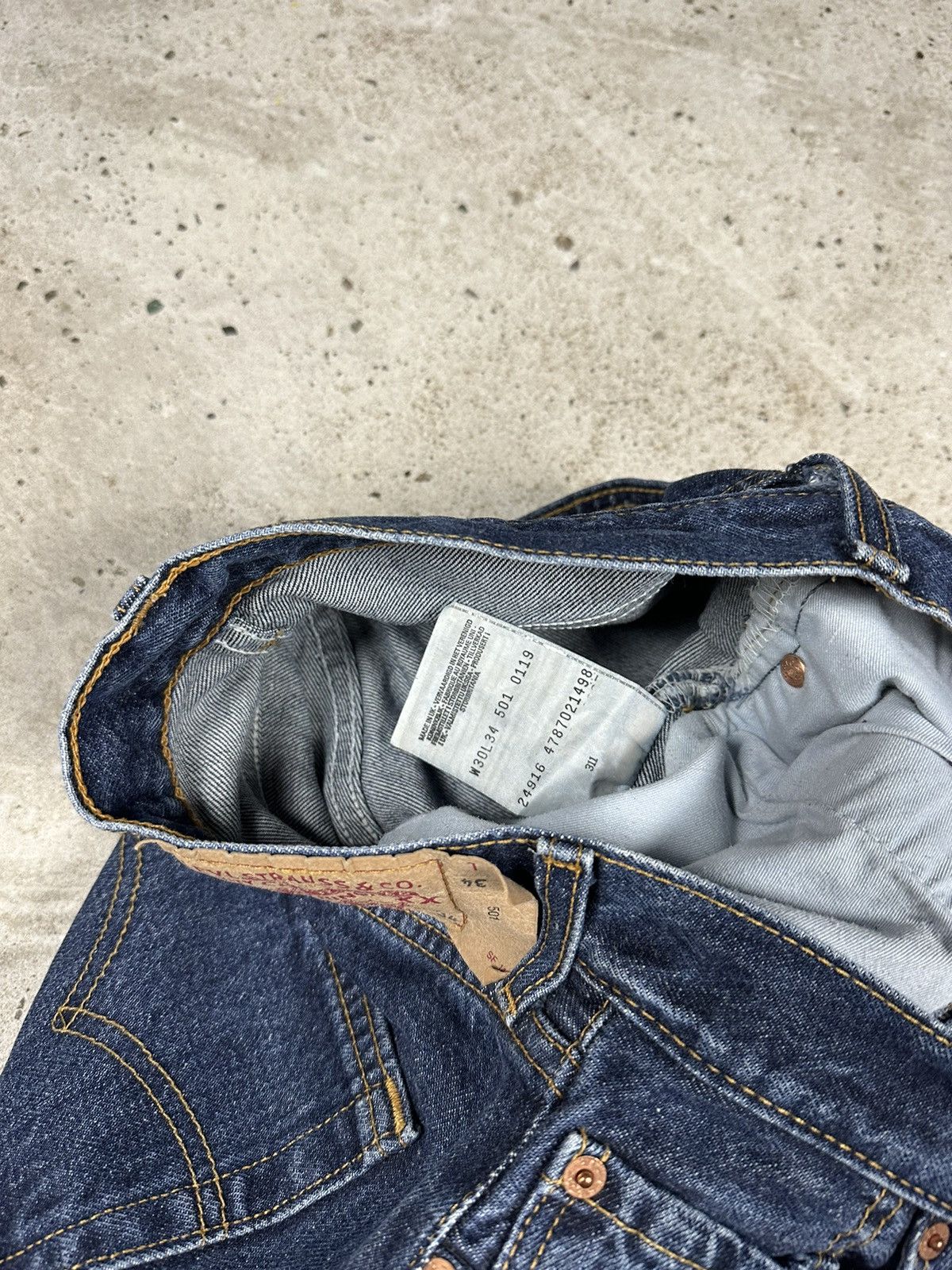Levi's × Vintage Vintage 1998 Levi’s 501 Blue Denim Pants Jeans 90s Size US 29 - 8 Thumbnail