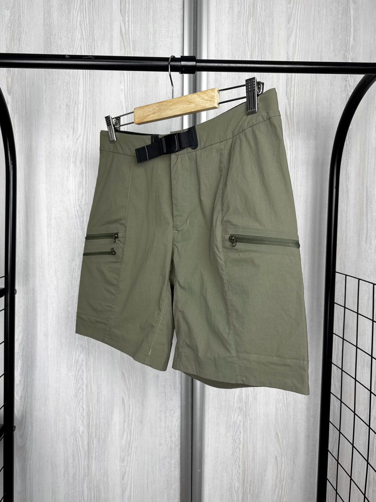 Arc'teryx Arc’teryx khaki green vintage 00s hiking women’s shorts 29 Size 29" - 4 Thumbnail