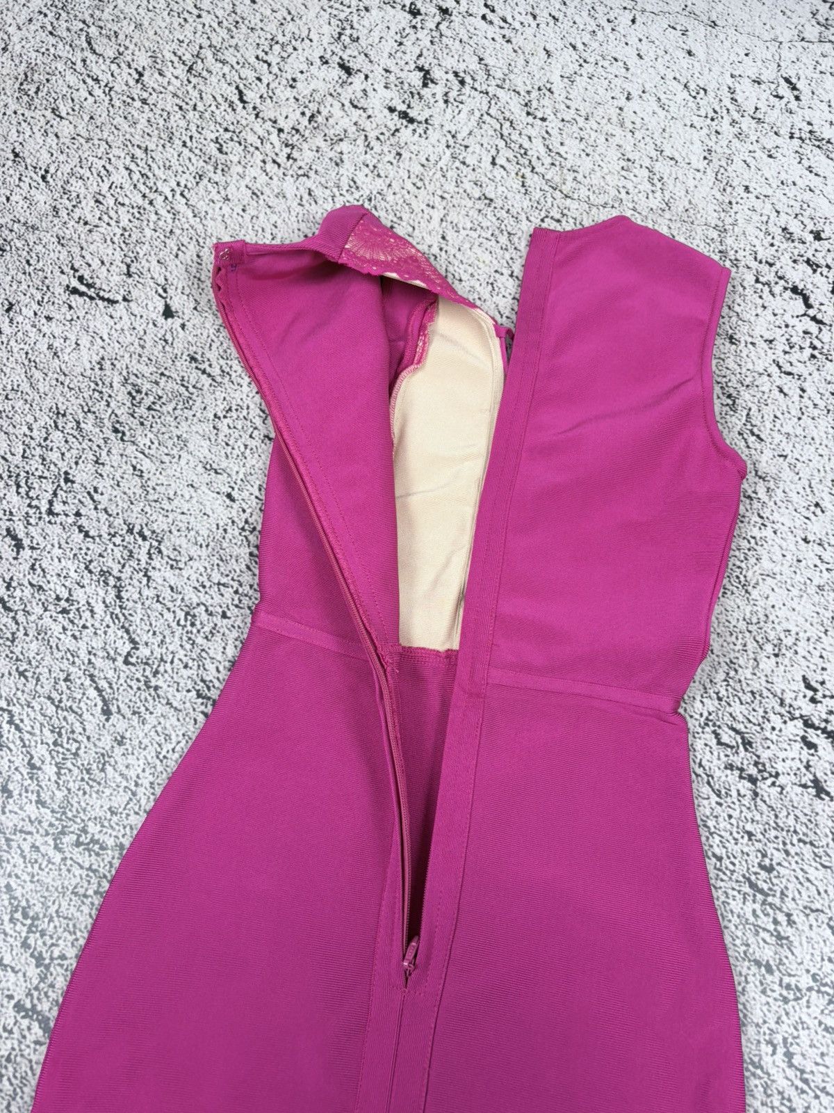 Herve Leger Fuchsia Bandage Dress Herve S Size S / US 4 / IT 40 - 9 Thumbnail